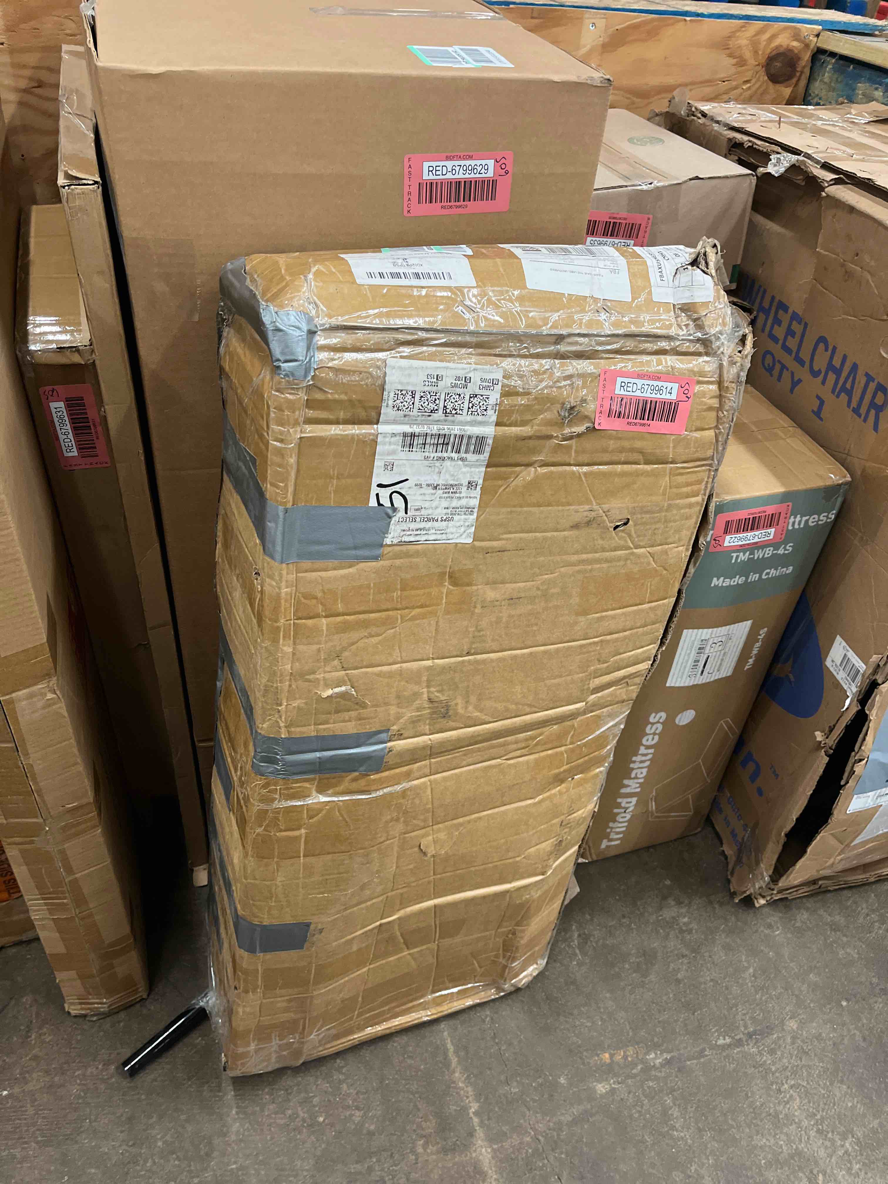 https://s3.amazonaws.com/lotting-images-prod/phillipi/RED6799614_1745479285349.jpeg