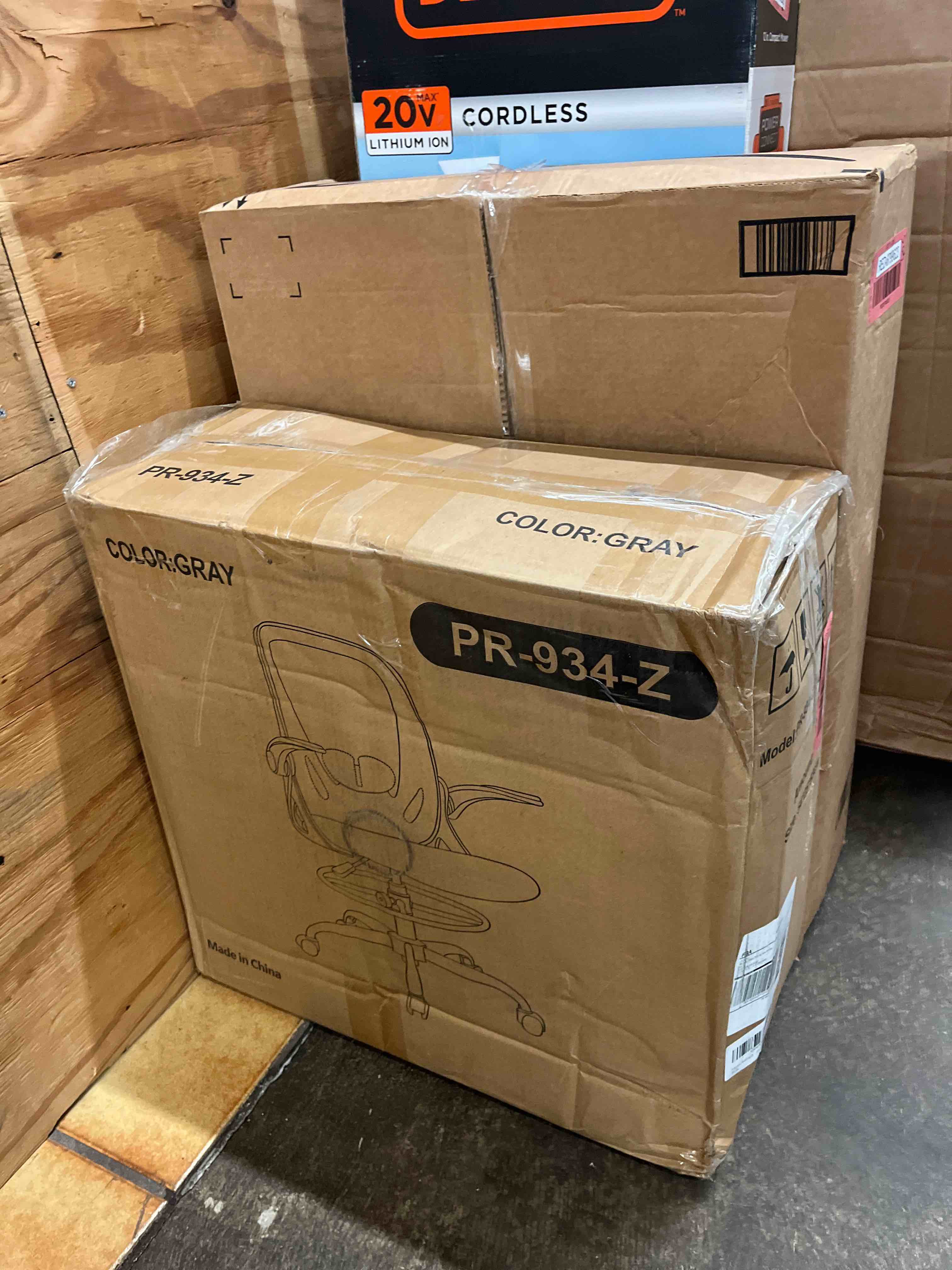 https://s3.amazonaws.com/lotting-images-prod/phillipi/RED6799618_1745478734500.jpeg