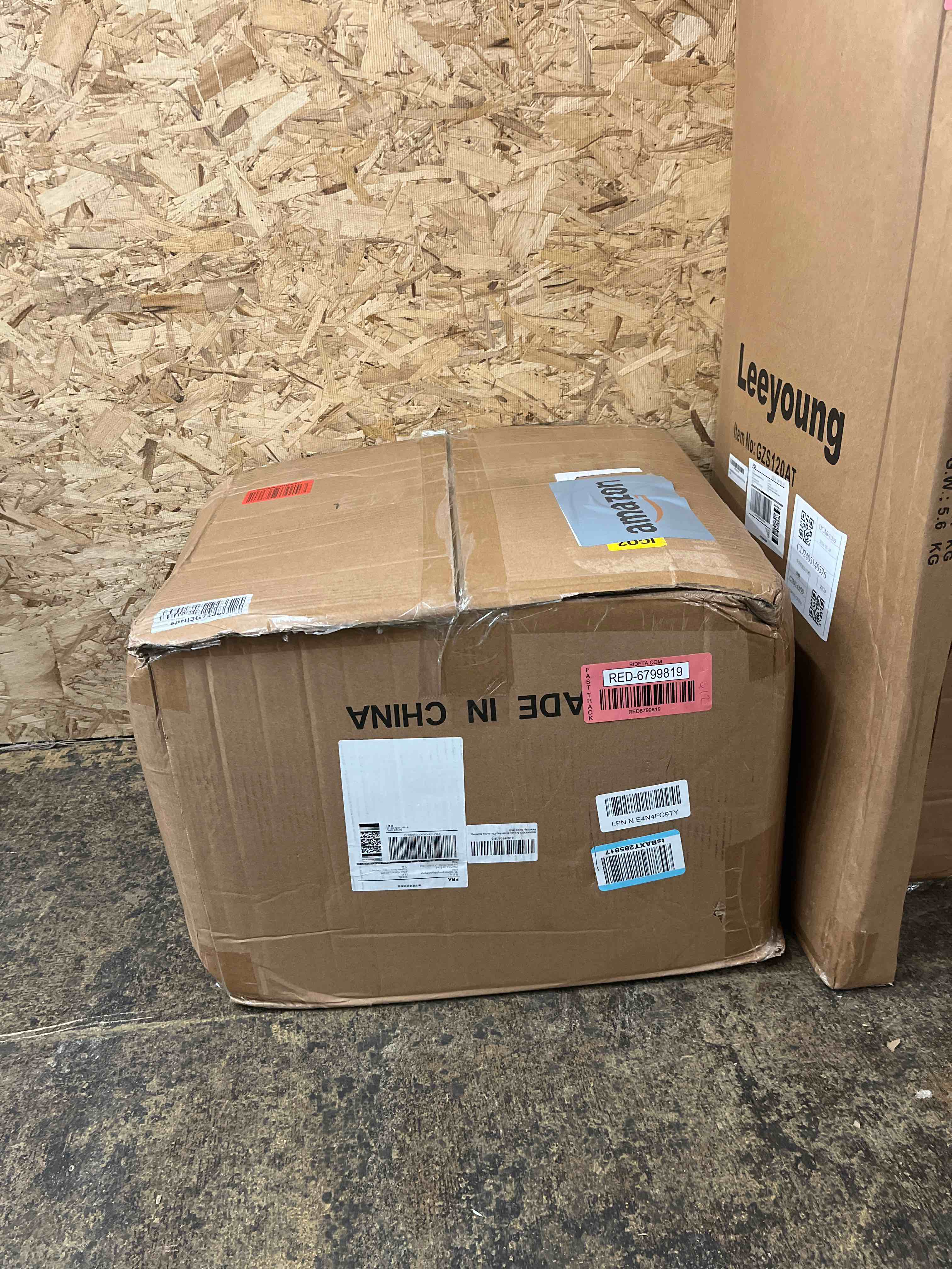 https://s3.amazonaws.com/lotting-images-prod/phillipi/RED6799819_1745562122144.jpeg