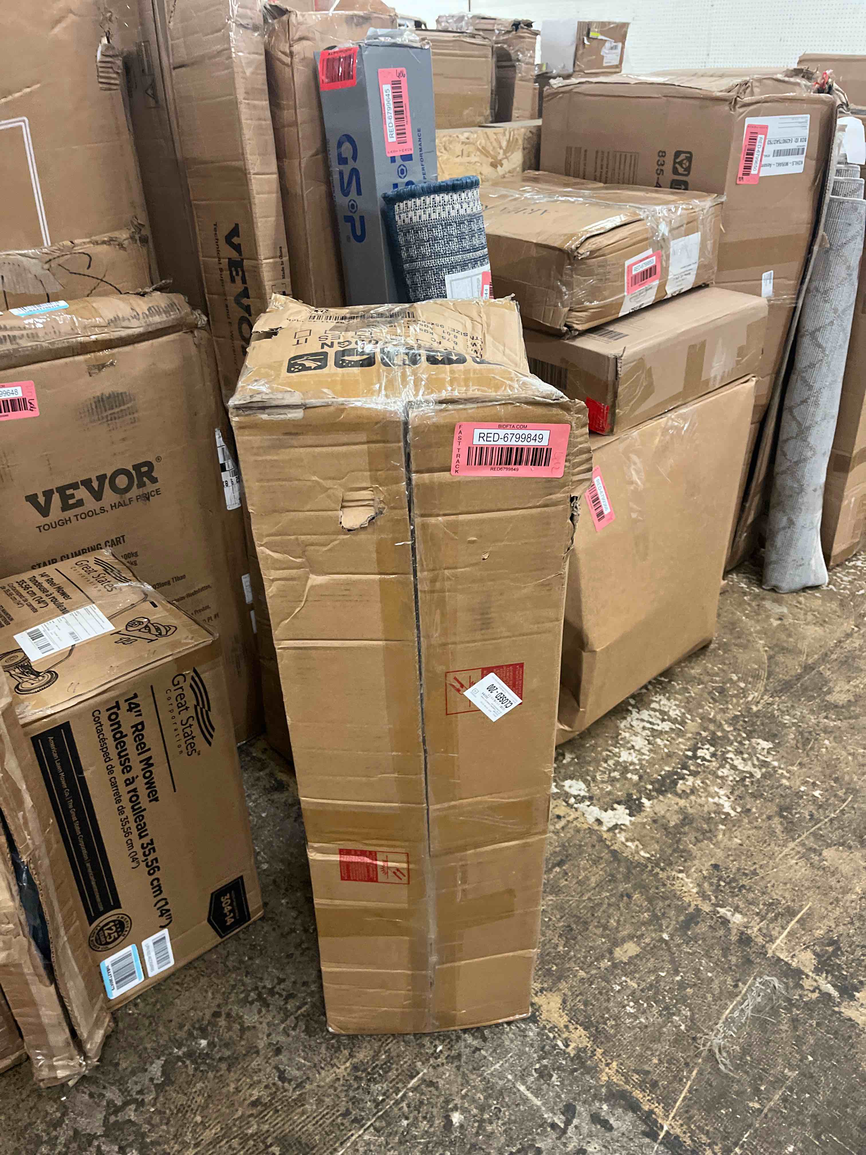 https://s3.amazonaws.com/lotting-images-prod/phillipi/RED6799849_1745558419591.jpeg