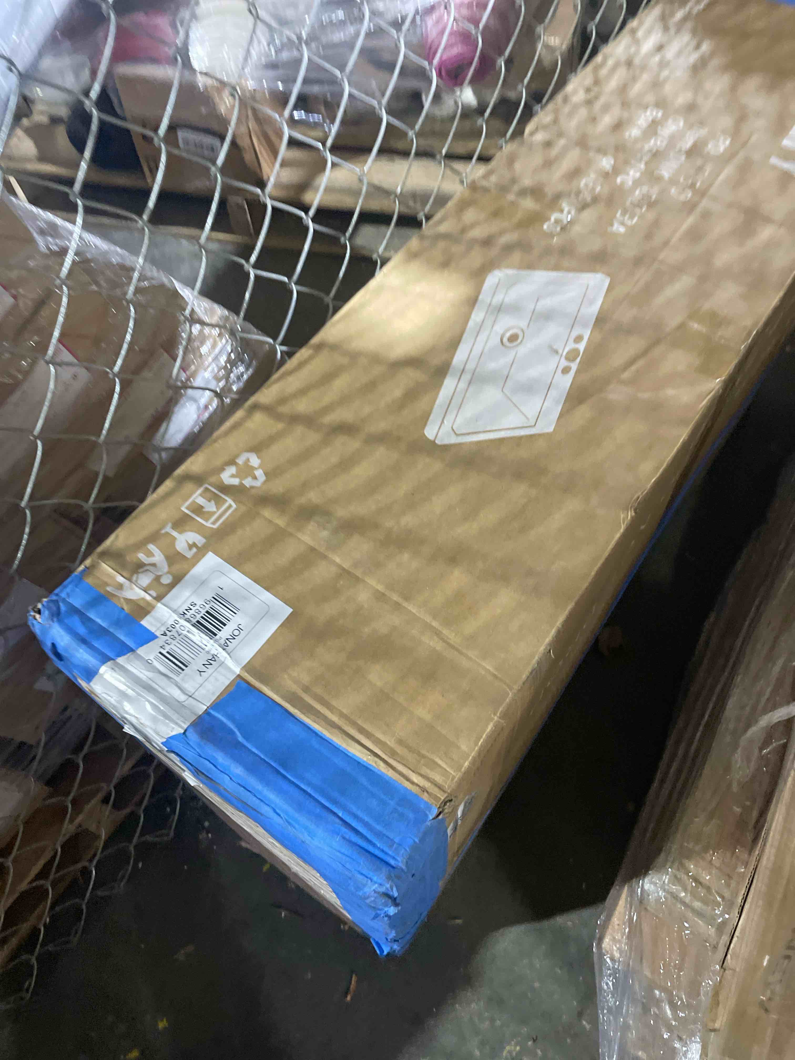 https://s3.amazonaws.com/lotting-images-prod/phillipi/TEA0072715_1731682602041.jpeg