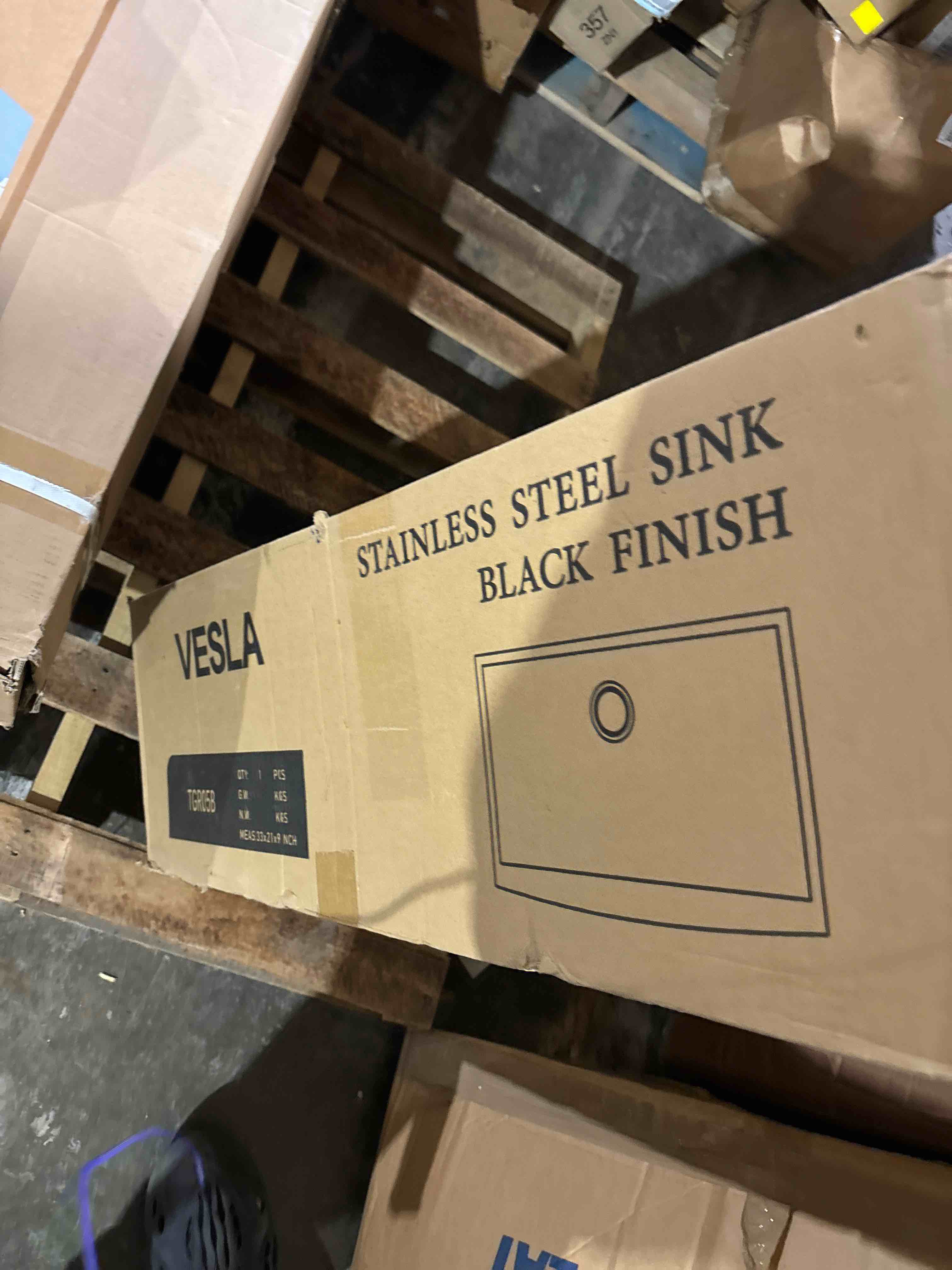 https://s3.amazonaws.com/lotting-images-prod/phillipi/TEA0072812_1731449127795.jpeg