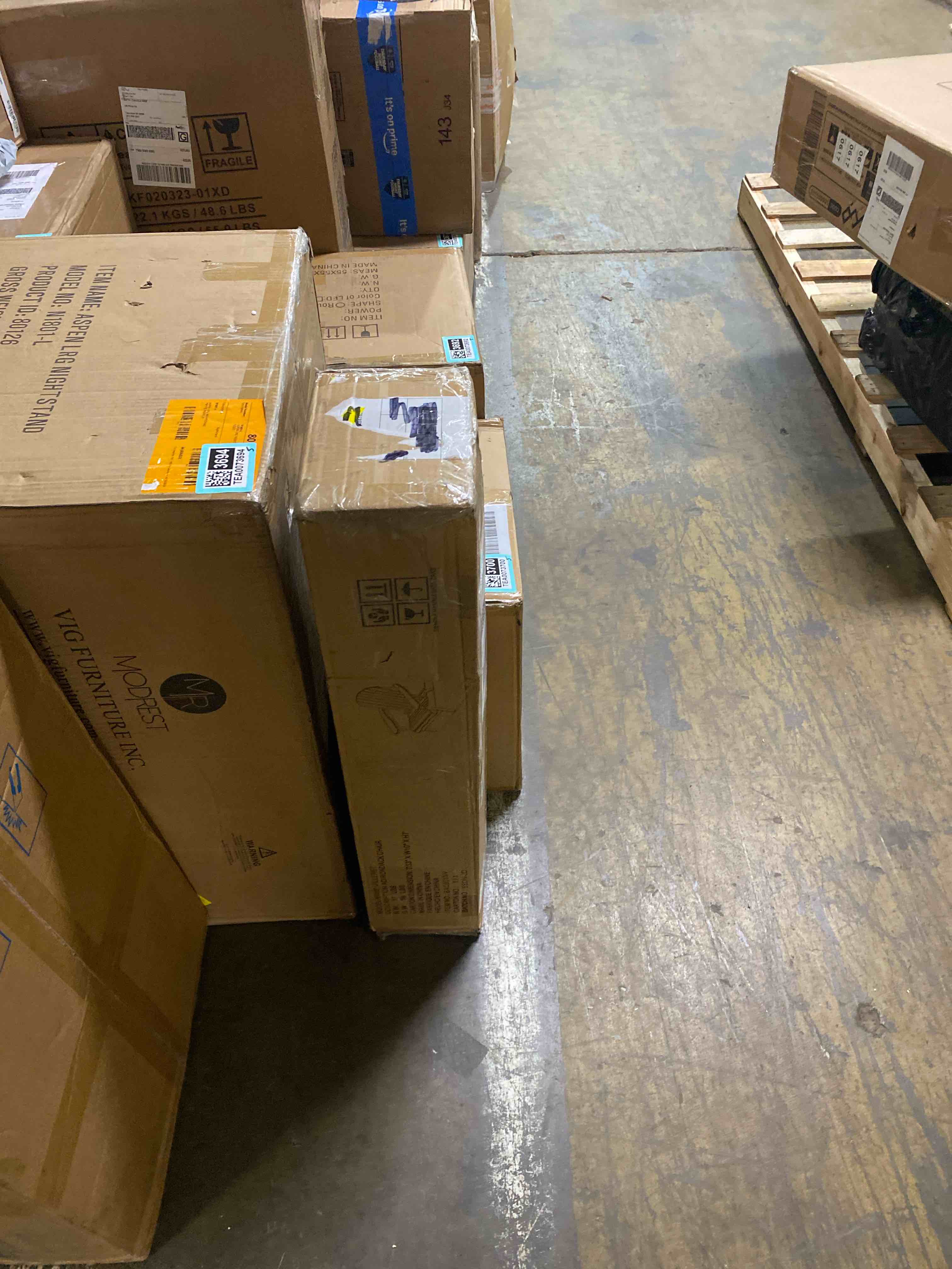 https://s3.amazonaws.com/lotting-images-prod/phillipi/TEA0073701_1730845506134.jpeg