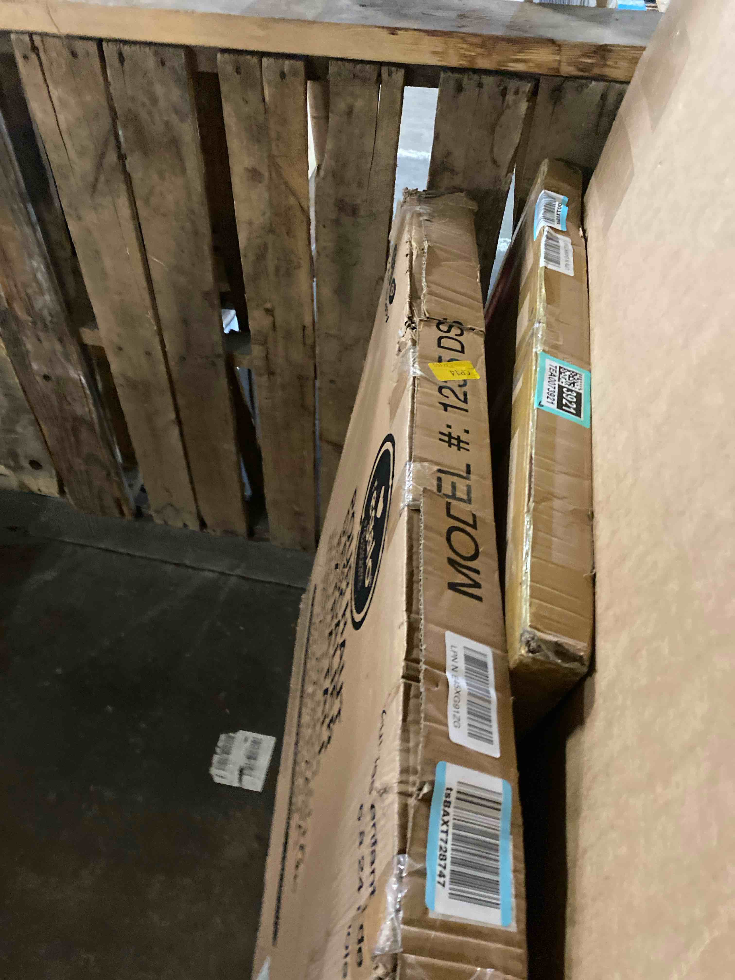 https://s3.amazonaws.com/lotting-images-prod/phillipi/TEA0073922_1730754669635.jpeg