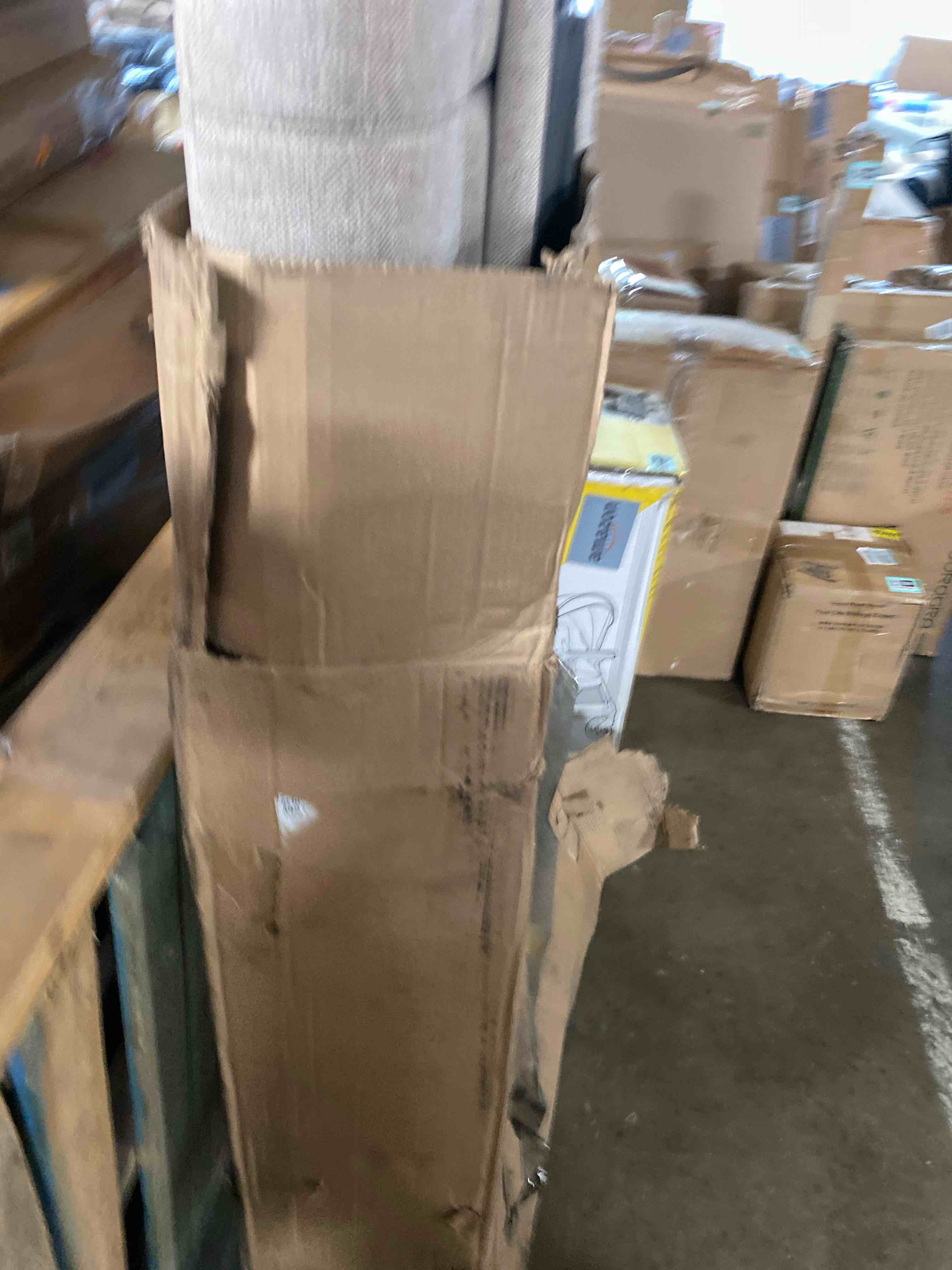 https://s3.amazonaws.com/lotting-images-prod/phillipi/TEA0073963_1730760040741.jpeg