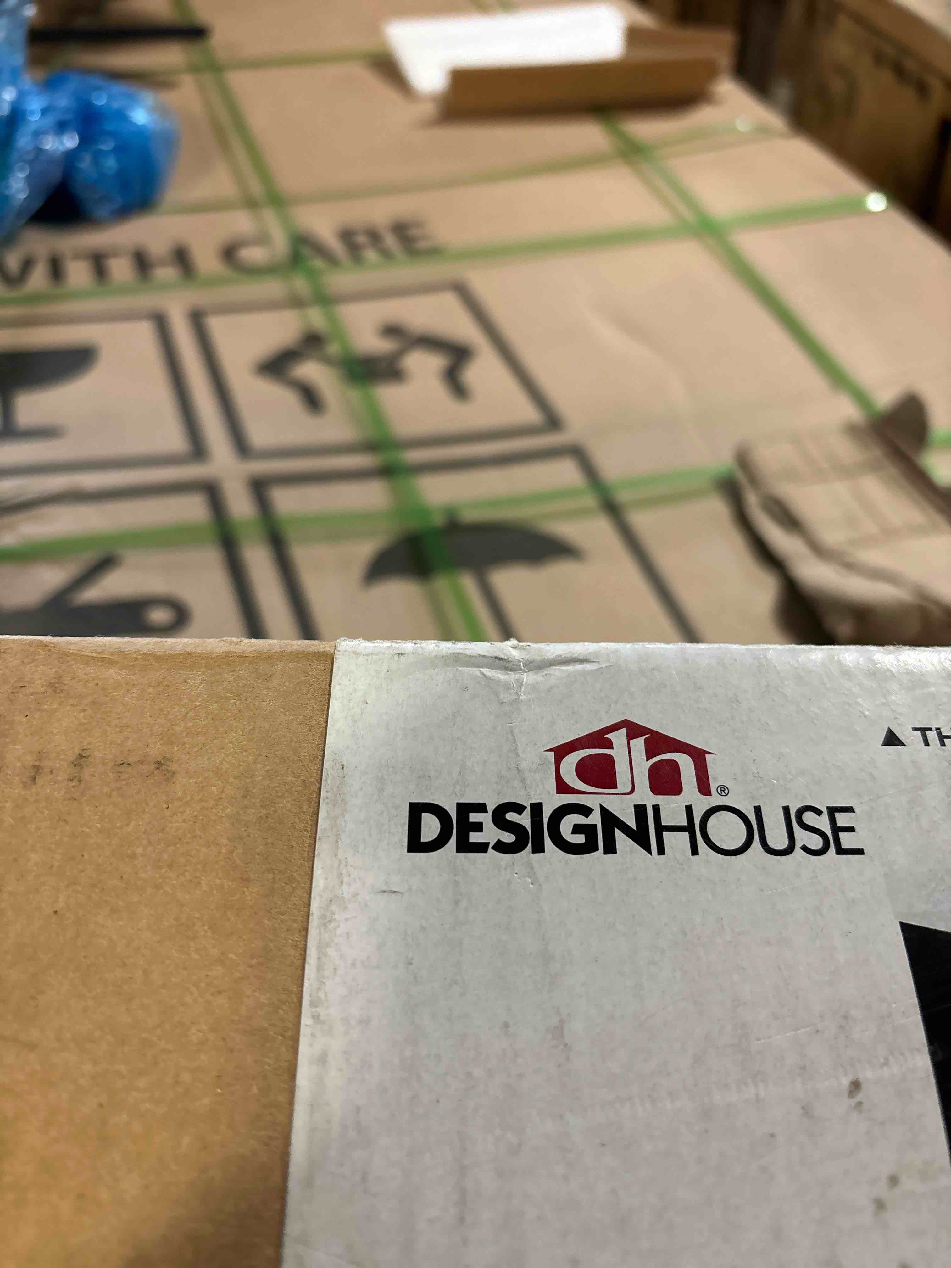 https://s3.amazonaws.com/lotting-images-prod/phillipi/TEA0074340_1730471632945.jpeg