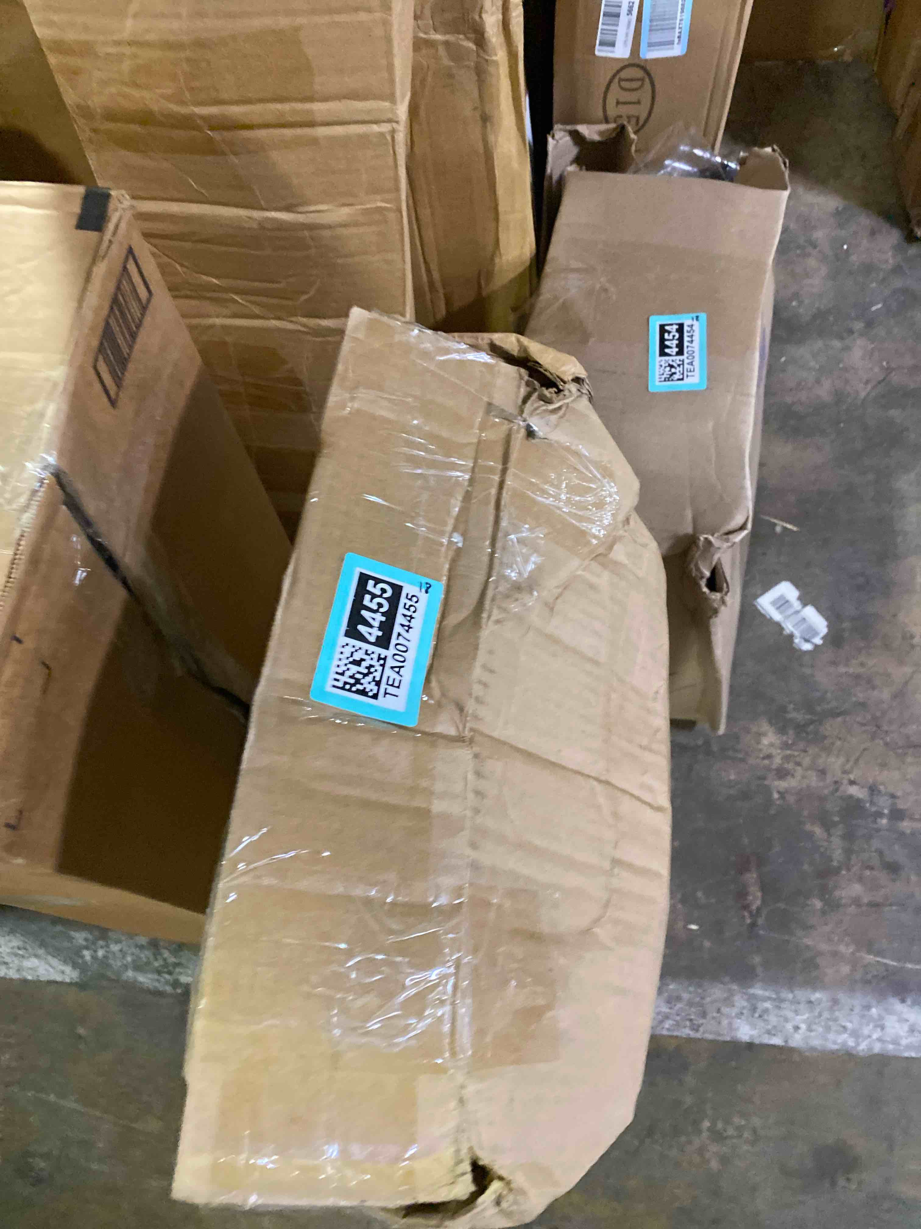 https://s3.amazonaws.com/lotting-images-prod/phillipi/TEA0074455_1730478215361.jpeg