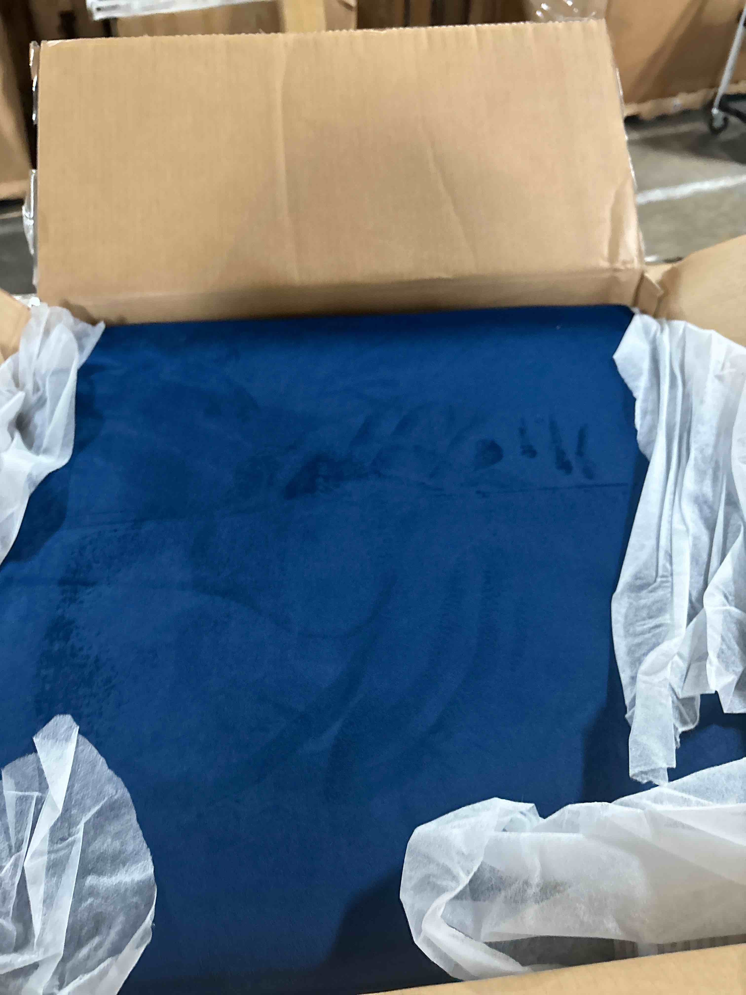 https://s3.amazonaws.com/lotting-images-prod/phillipi/TEA0075449_1729611627258.jpeg
