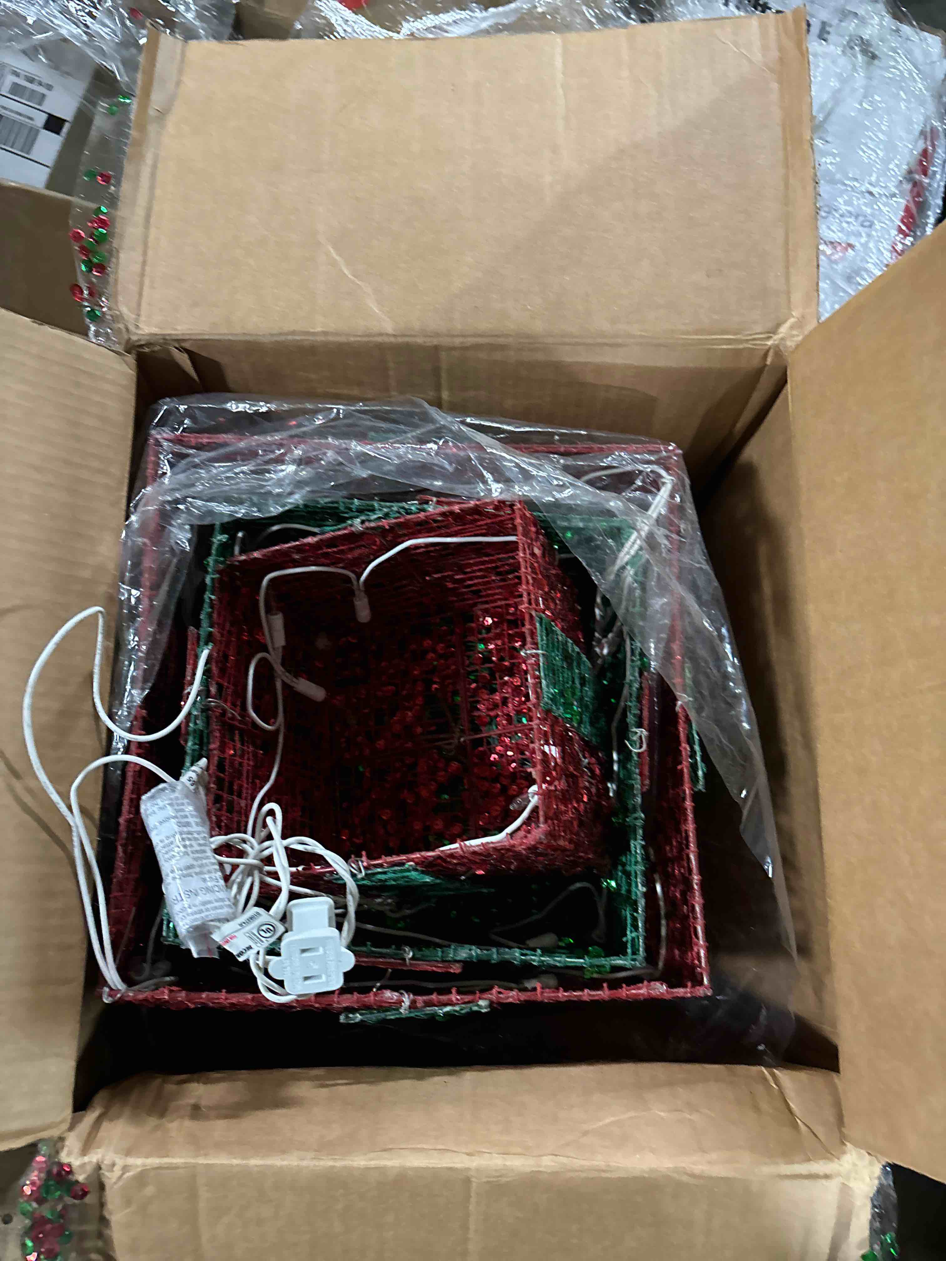 https://s3.amazonaws.com/lotting-images-prod/phillipi/TEA0075483_1729620209286.jpeg