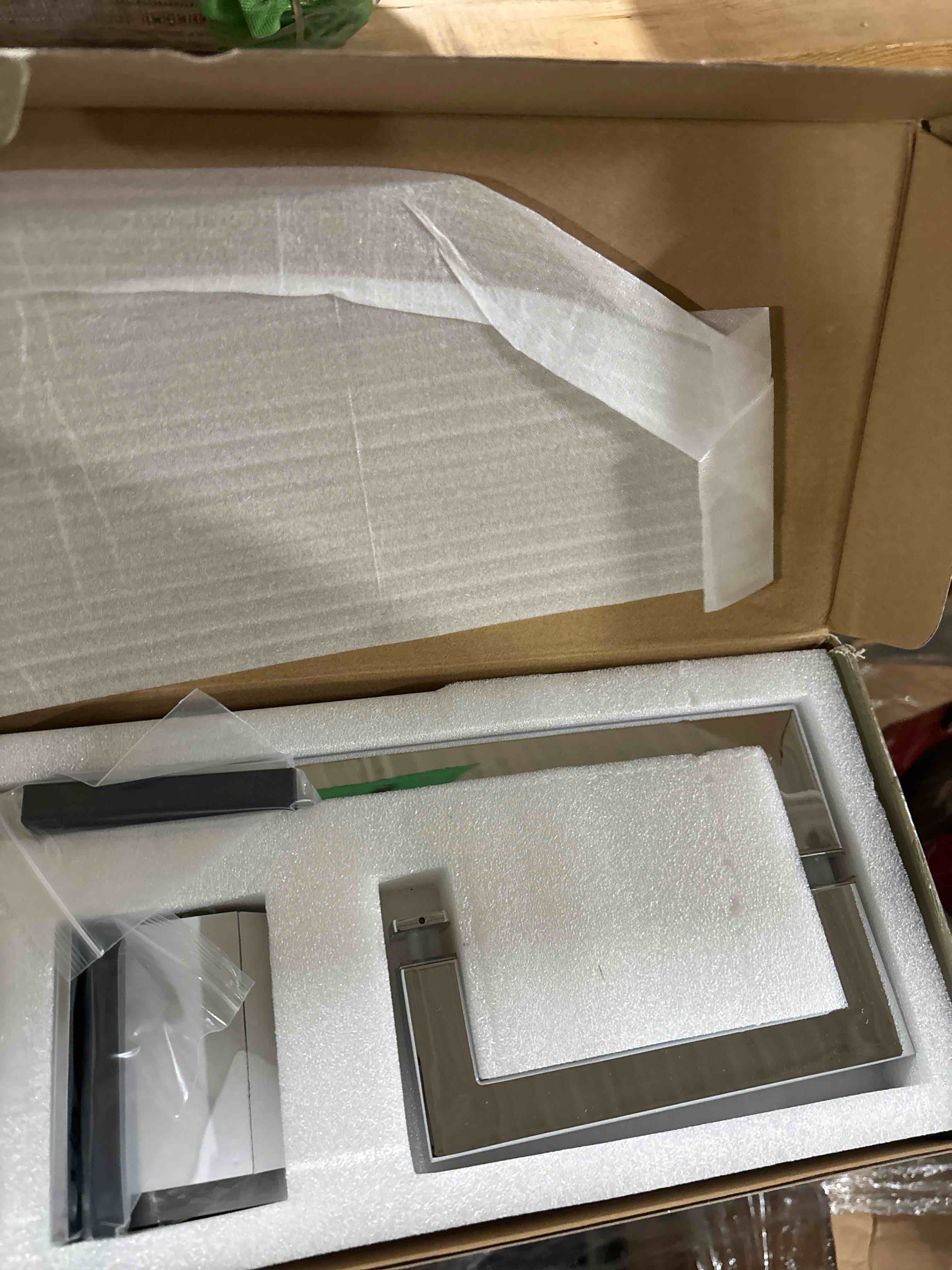 https://s3.amazonaws.com/lotting-images-prod/phillipi/TEA0075484_1729620553395.jpeg