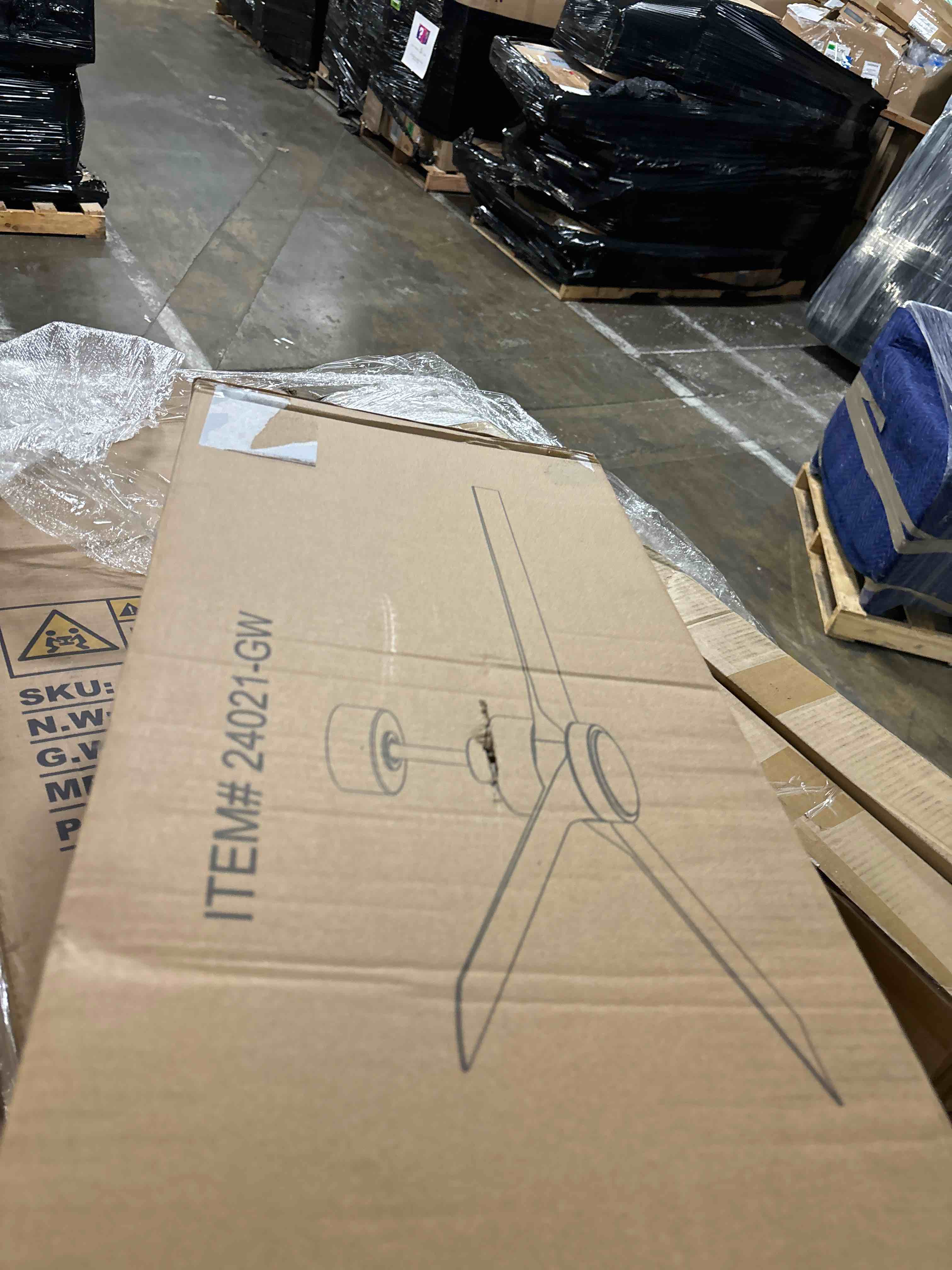 https://s3.amazonaws.com/lotting-images-prod/phillipi/TEA0075497_1729623950839.jpeg