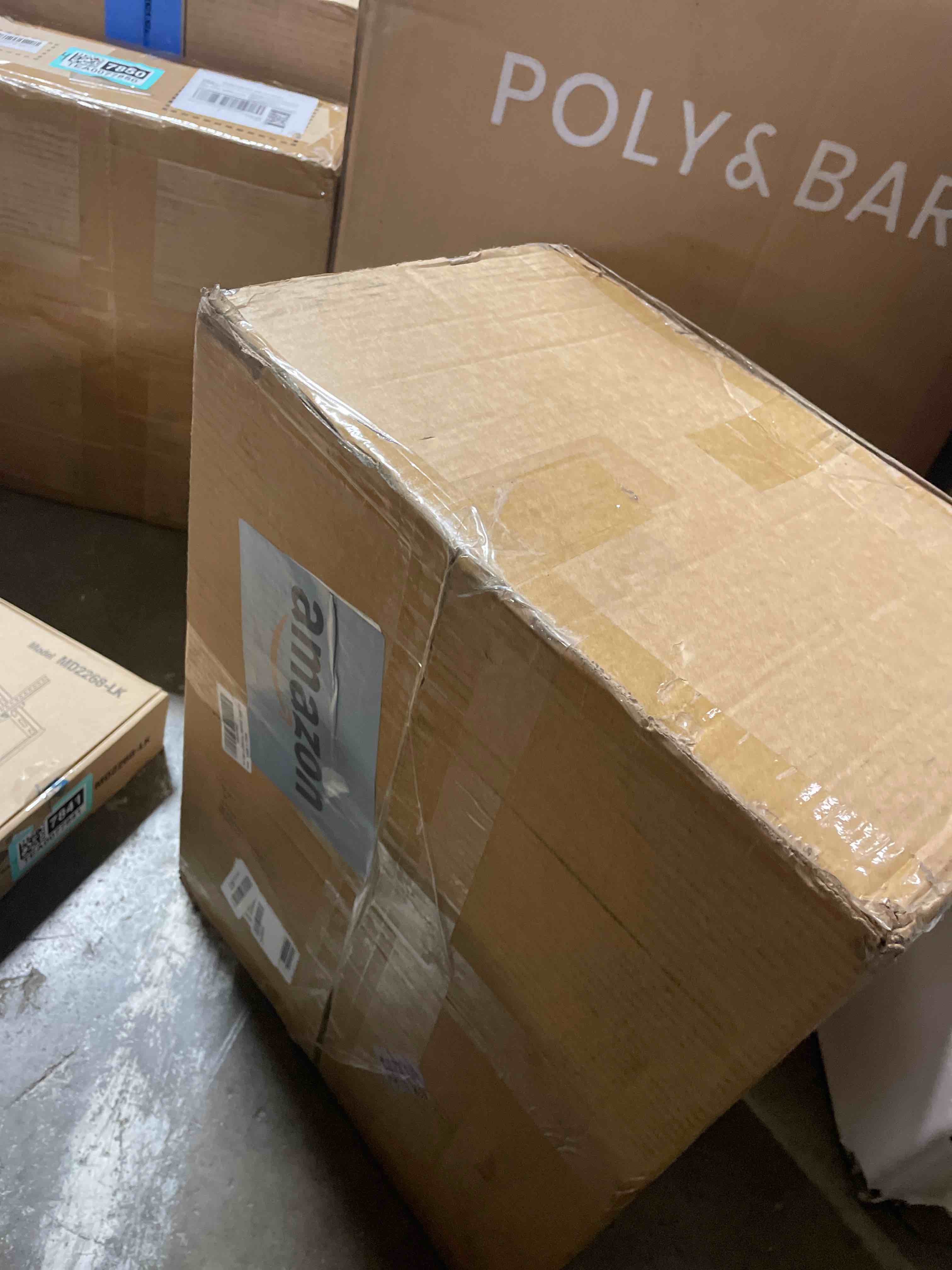 https://s3.amazonaws.com/lotting-images-prod/phillipi/TEA0077557_1727903993686.jpeg