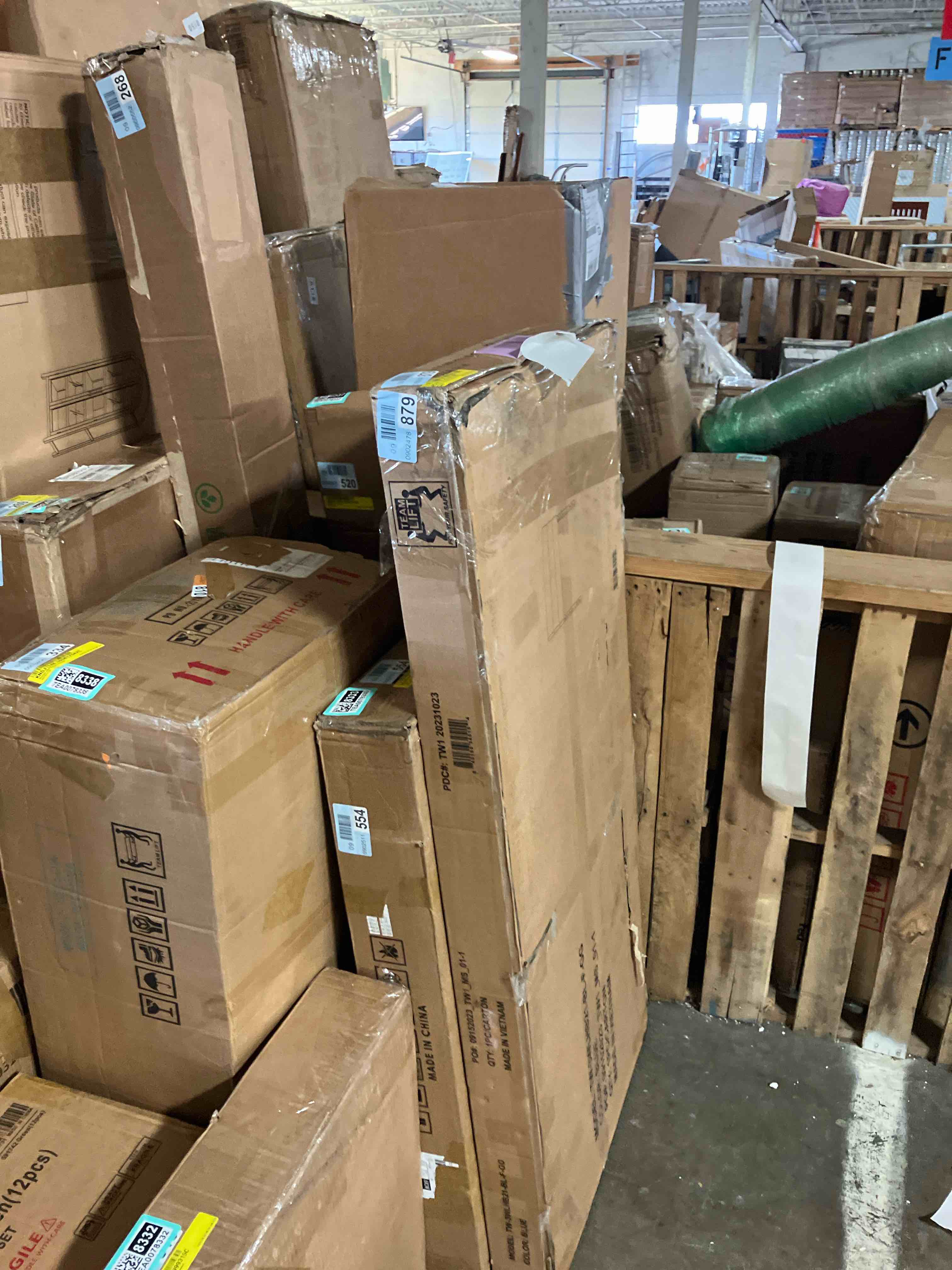 https://s3.amazonaws.com/lotting-images-prod/phillipi/TEA0078330_1757433602263.jpeg