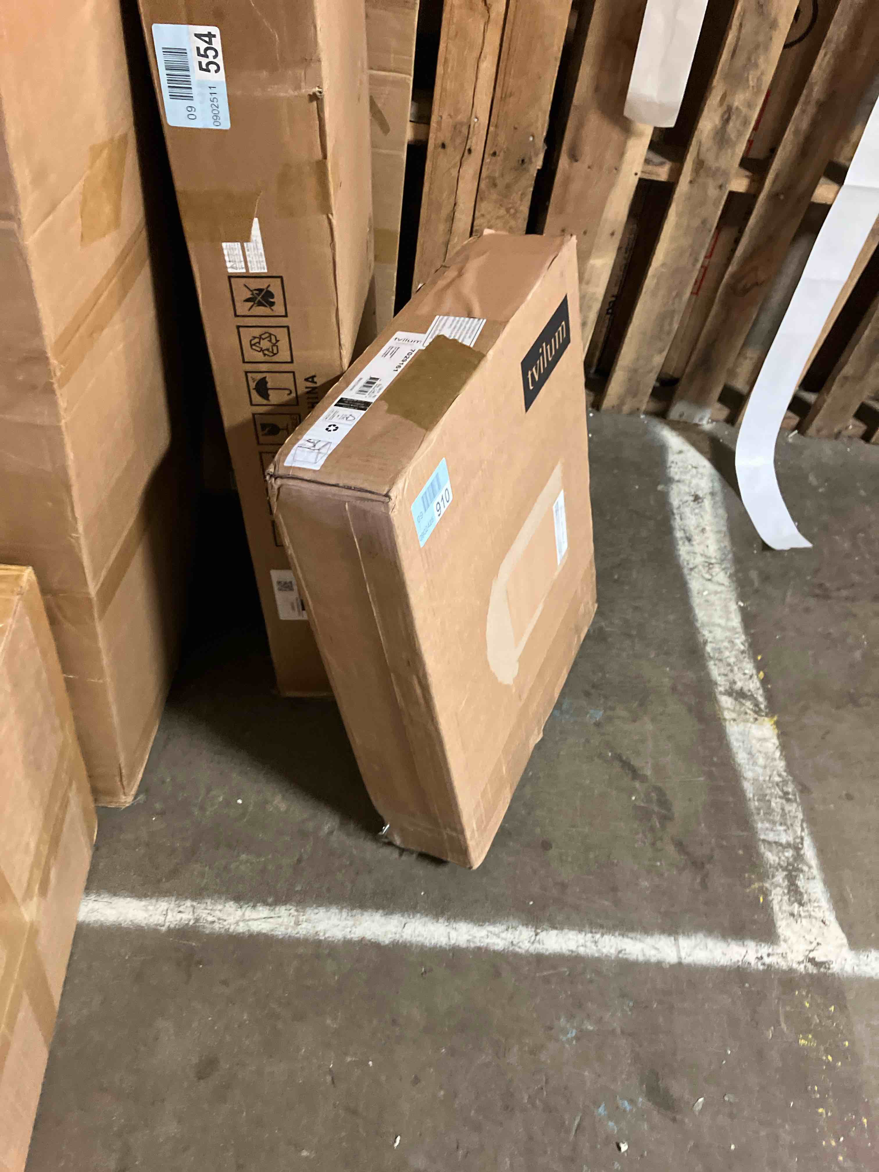 https://s3.amazonaws.com/lotting-images-prod/phillipi/TEA0078332_1757433376353.jpeg