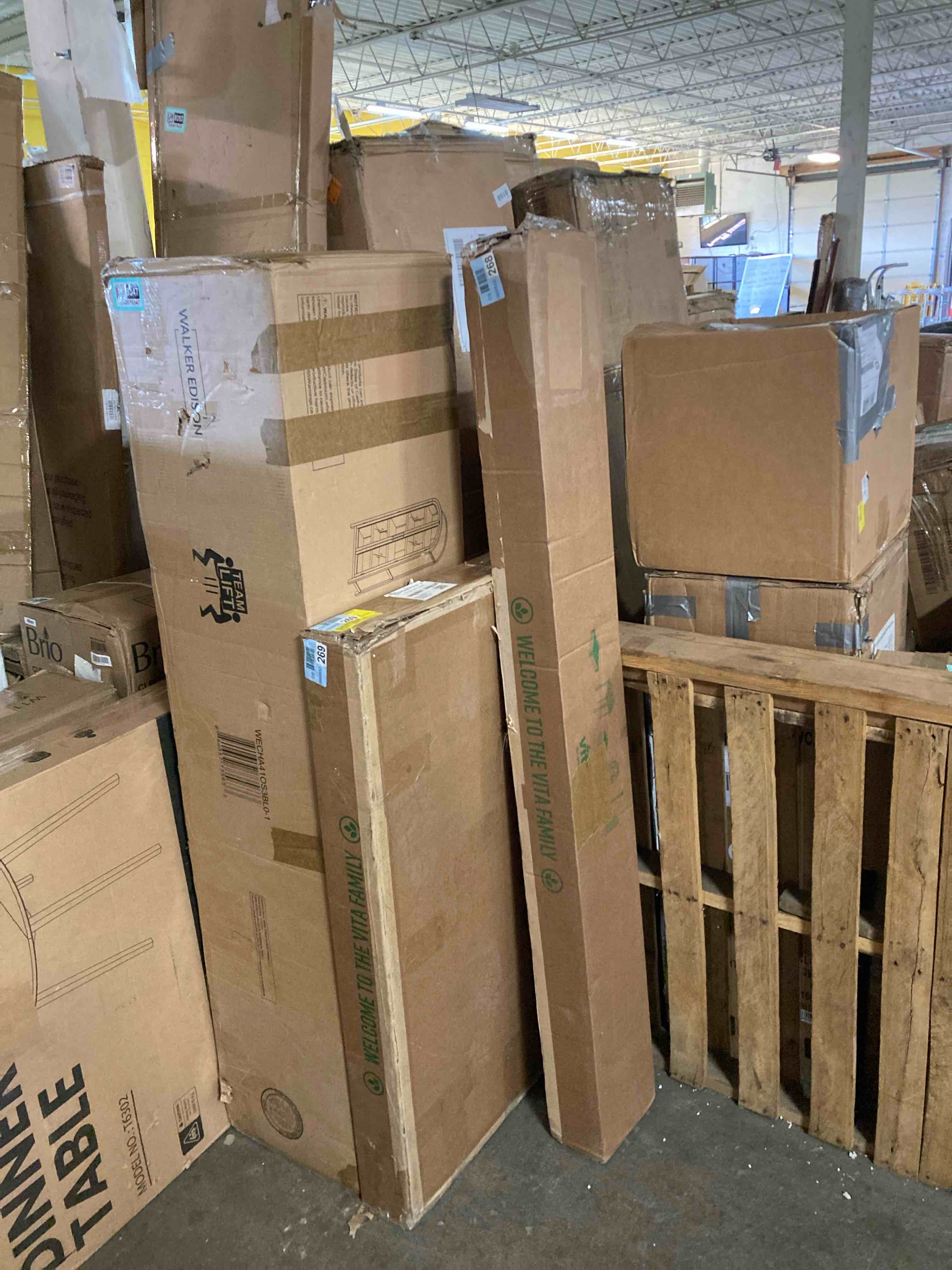 https://s3.amazonaws.com/lotting-images-prod/phillipi/TEA0078345_1757430863206.jpeg
