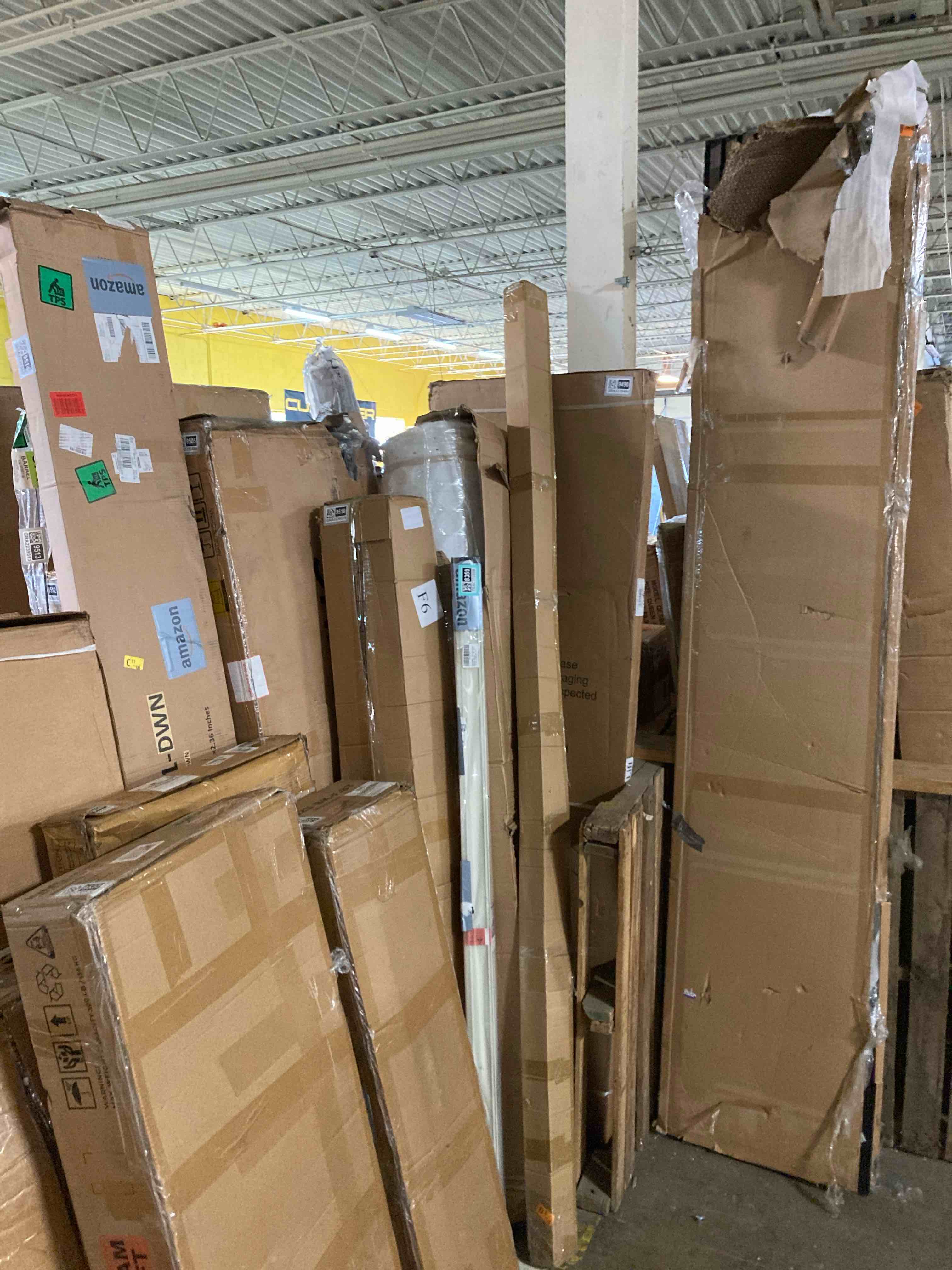 https://s3.amazonaws.com/lotting-images-prod/phillipi/TEA0078358_1757425922505.jpeg