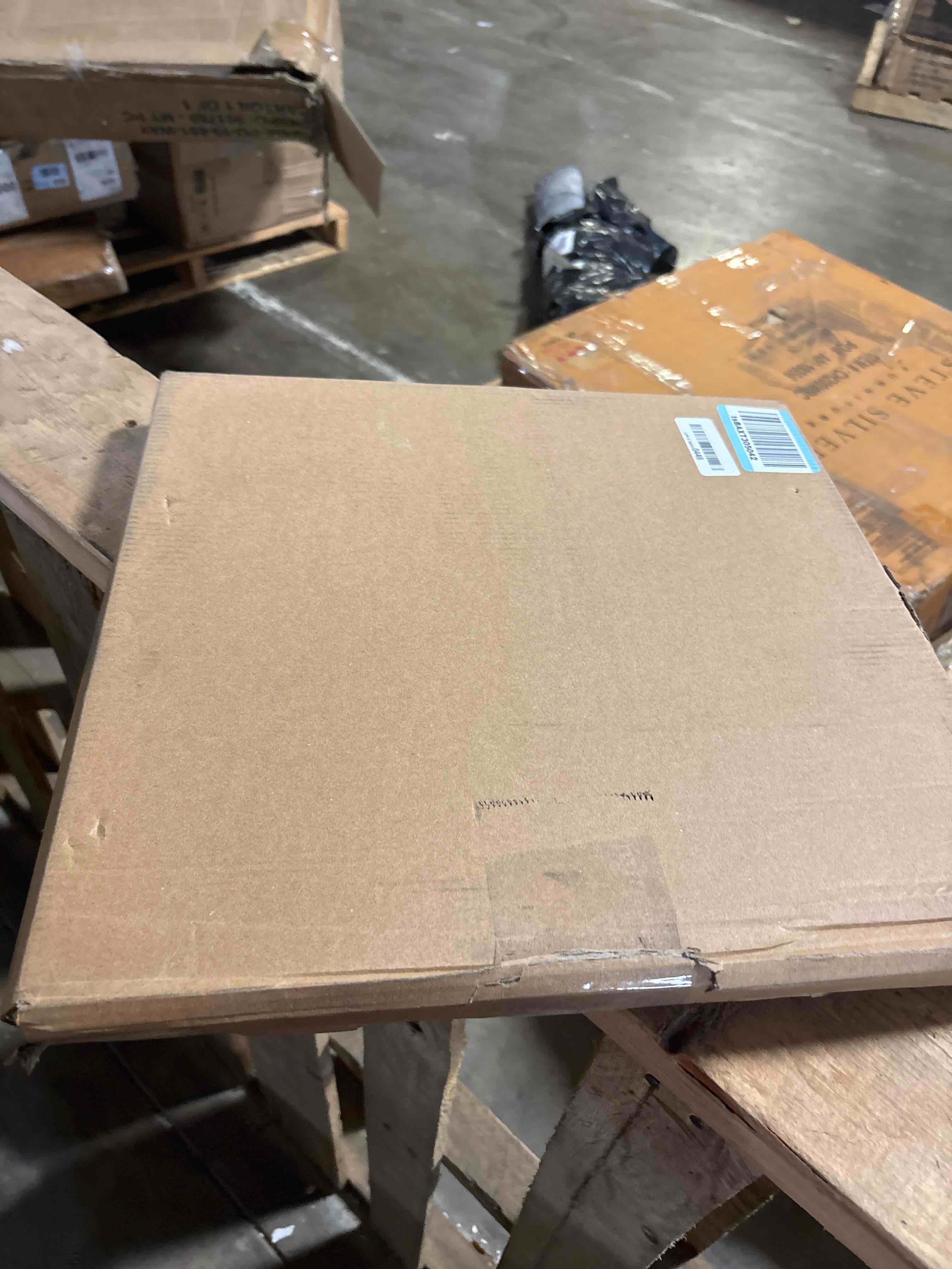 https://s3.amazonaws.com/lotting-images-prod/phillipi/TEA0078808_1756911247827.jpeg