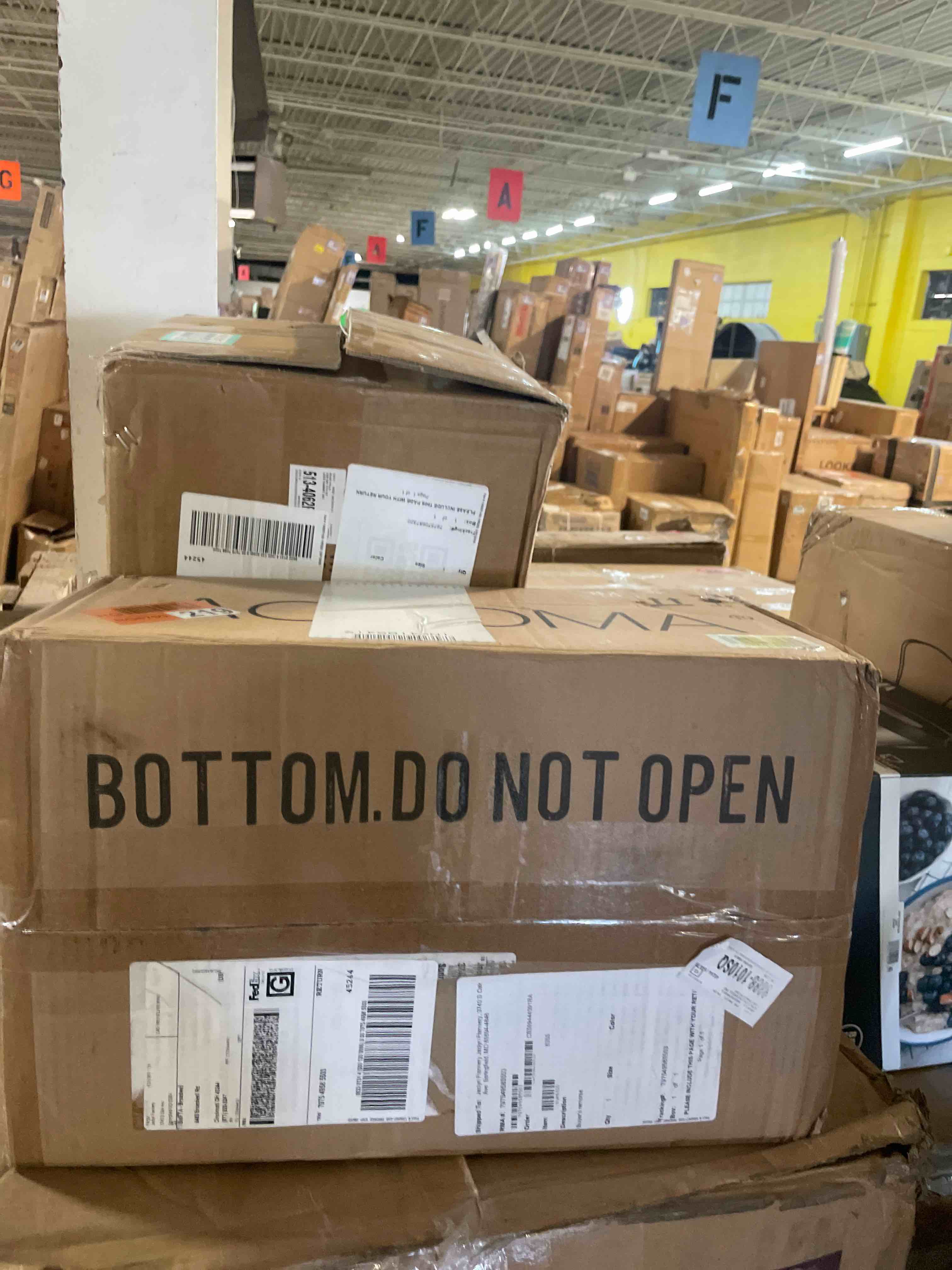 https://s3.amazonaws.com/lotting-images-prod/phillipi/TEA0078895_1756907584830.jpeg