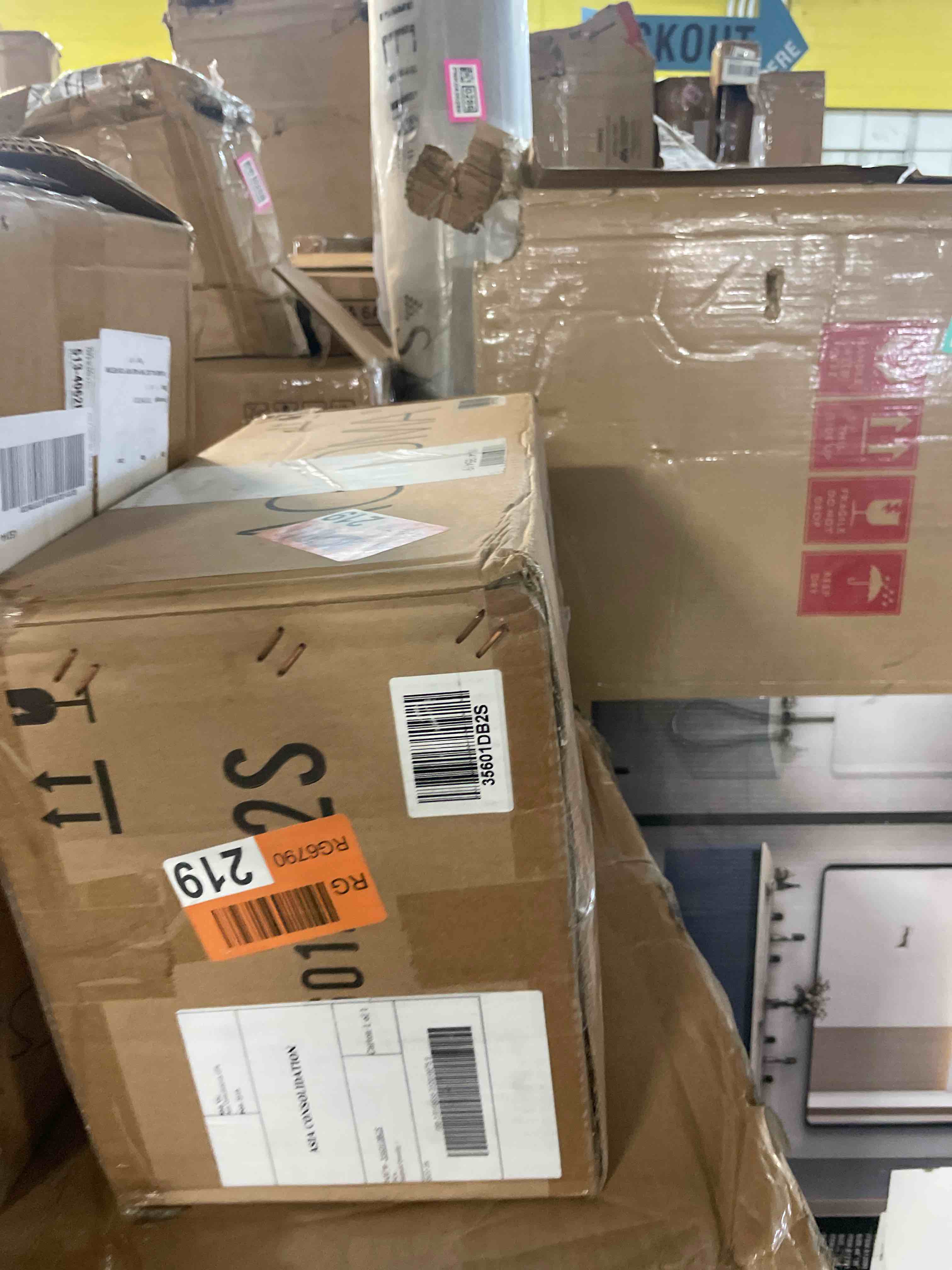 https://s3.amazonaws.com/lotting-images-prod/phillipi/TEA0078895_1756907587456.jpeg