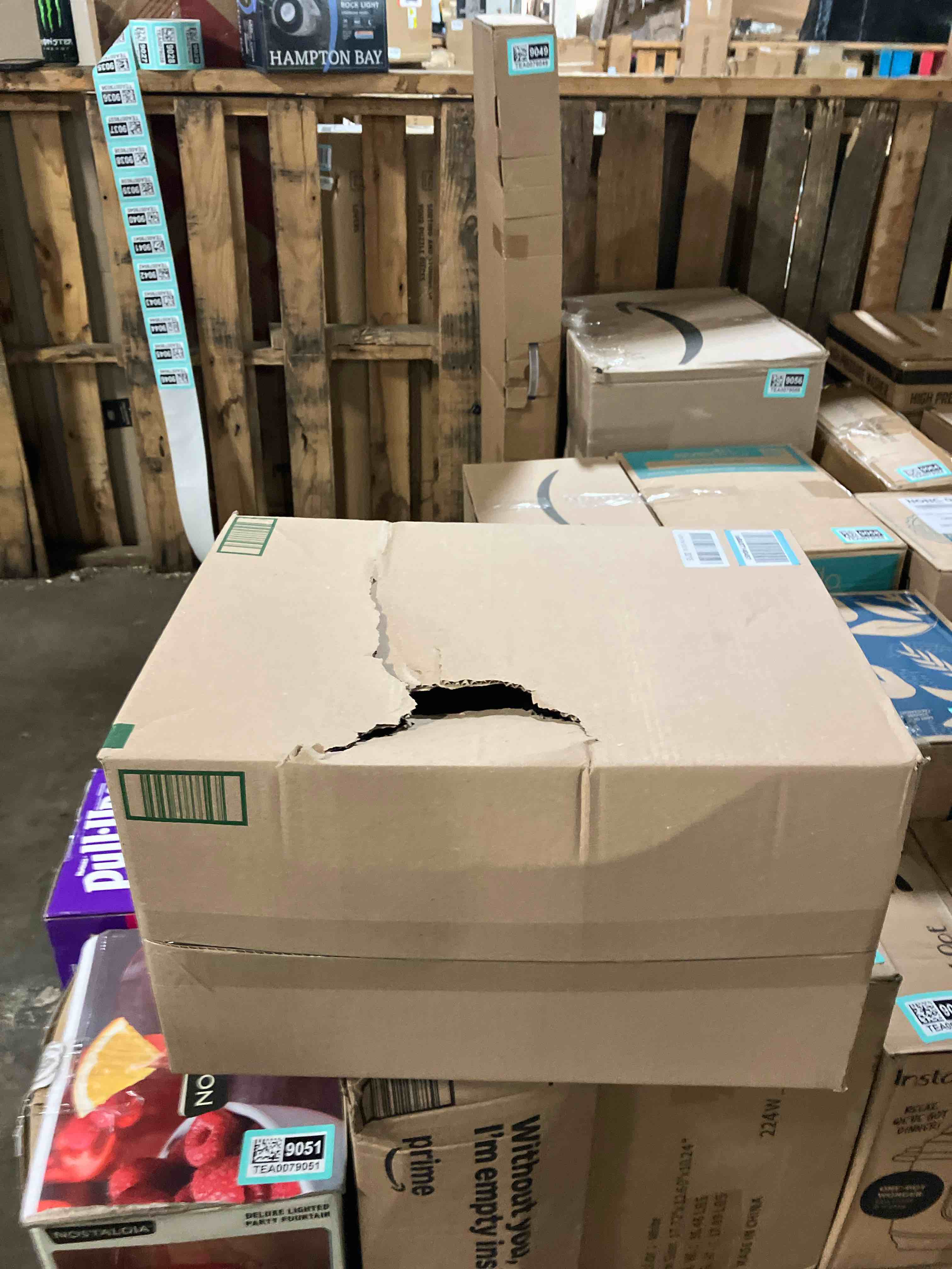 https://s3.amazonaws.com/lotting-images-prod/phillipi/TEA0079046_1756306626453.jpeg