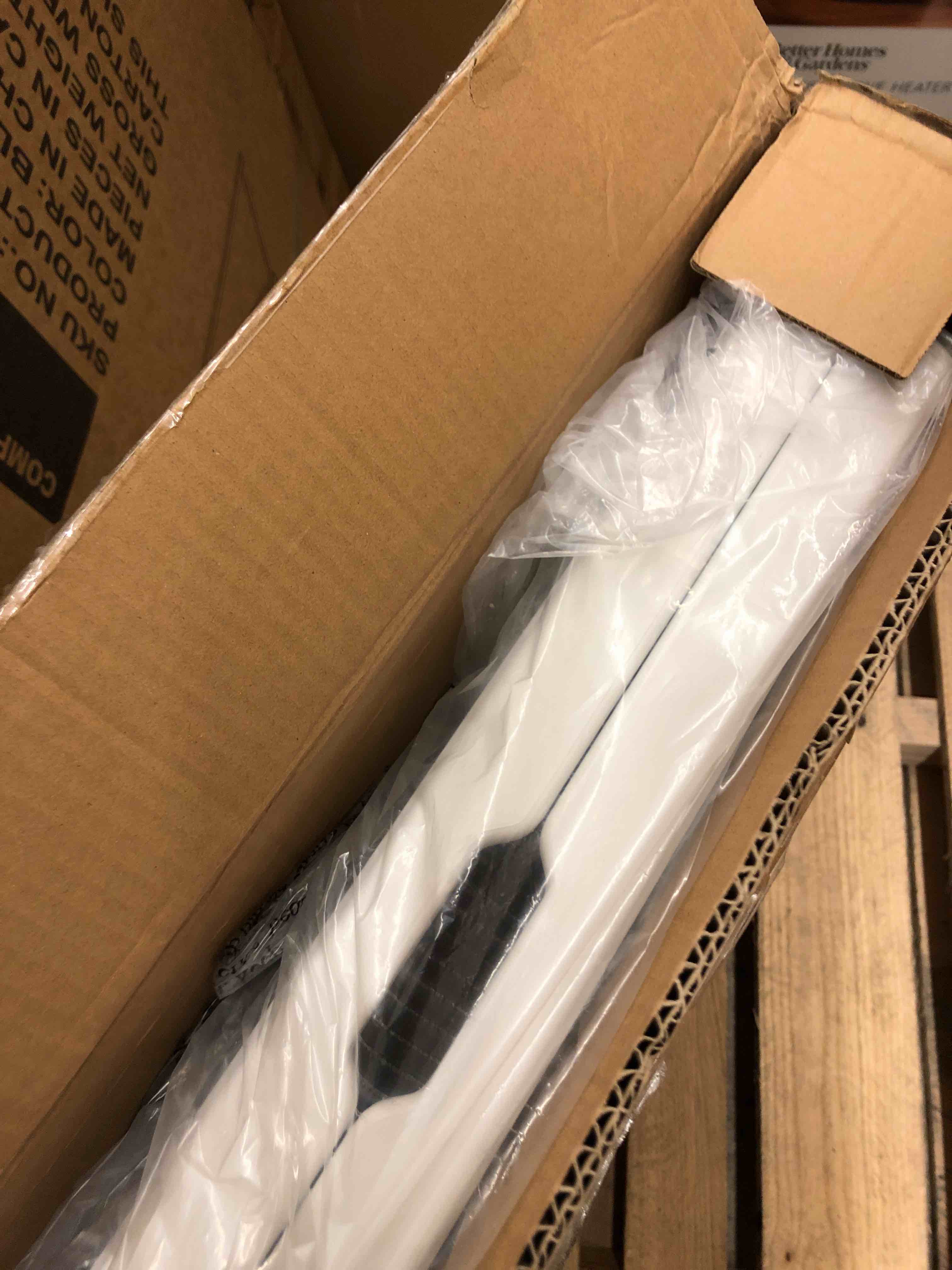 https://s3.amazonaws.com/lotting-images-prod/phillipi/TEA0082091_1738944437036.jpeg