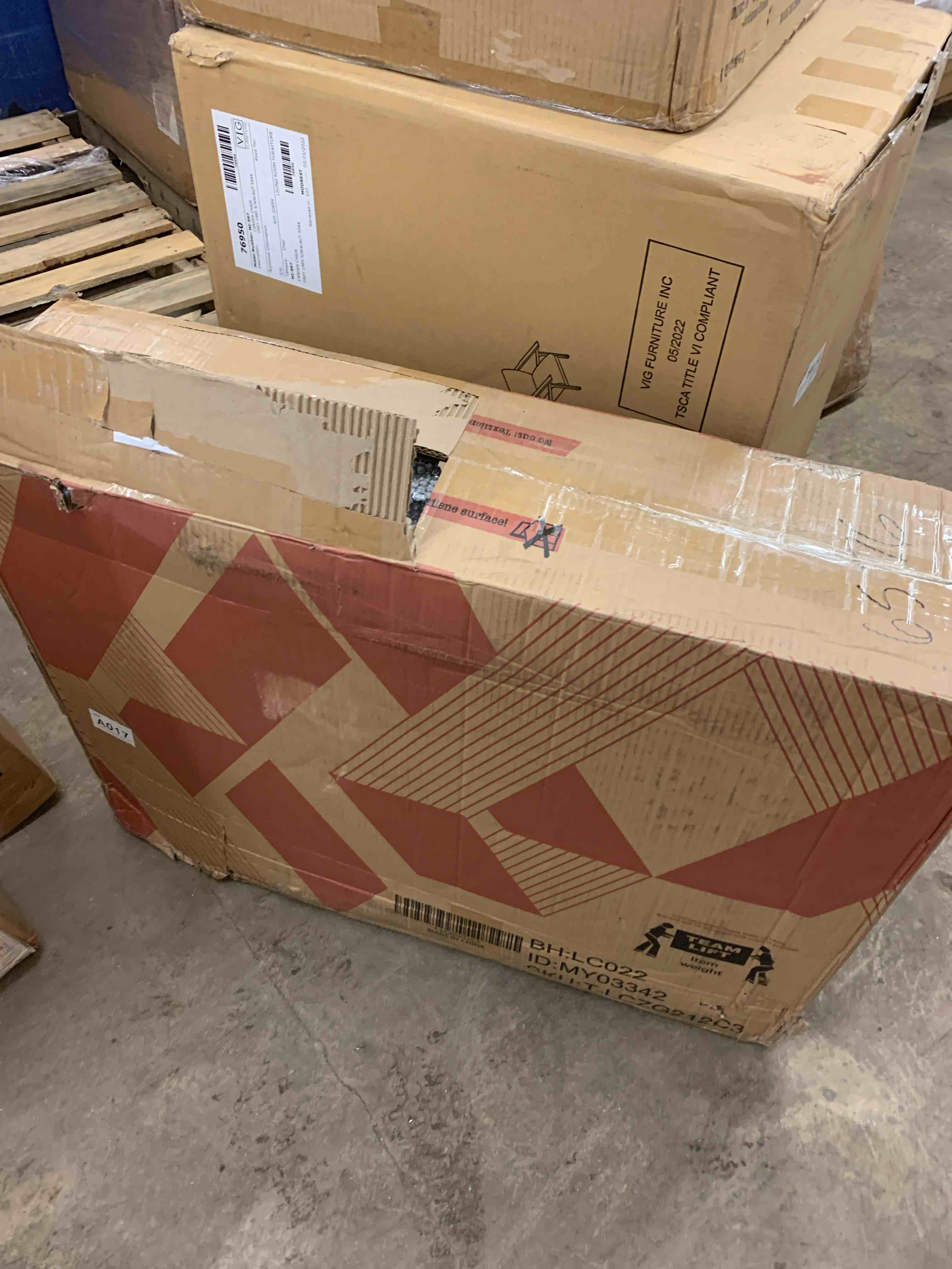 https://s3.amazonaws.com/lotting-images-prod/phillipi/TEA0083981_1732032409076.jpeg