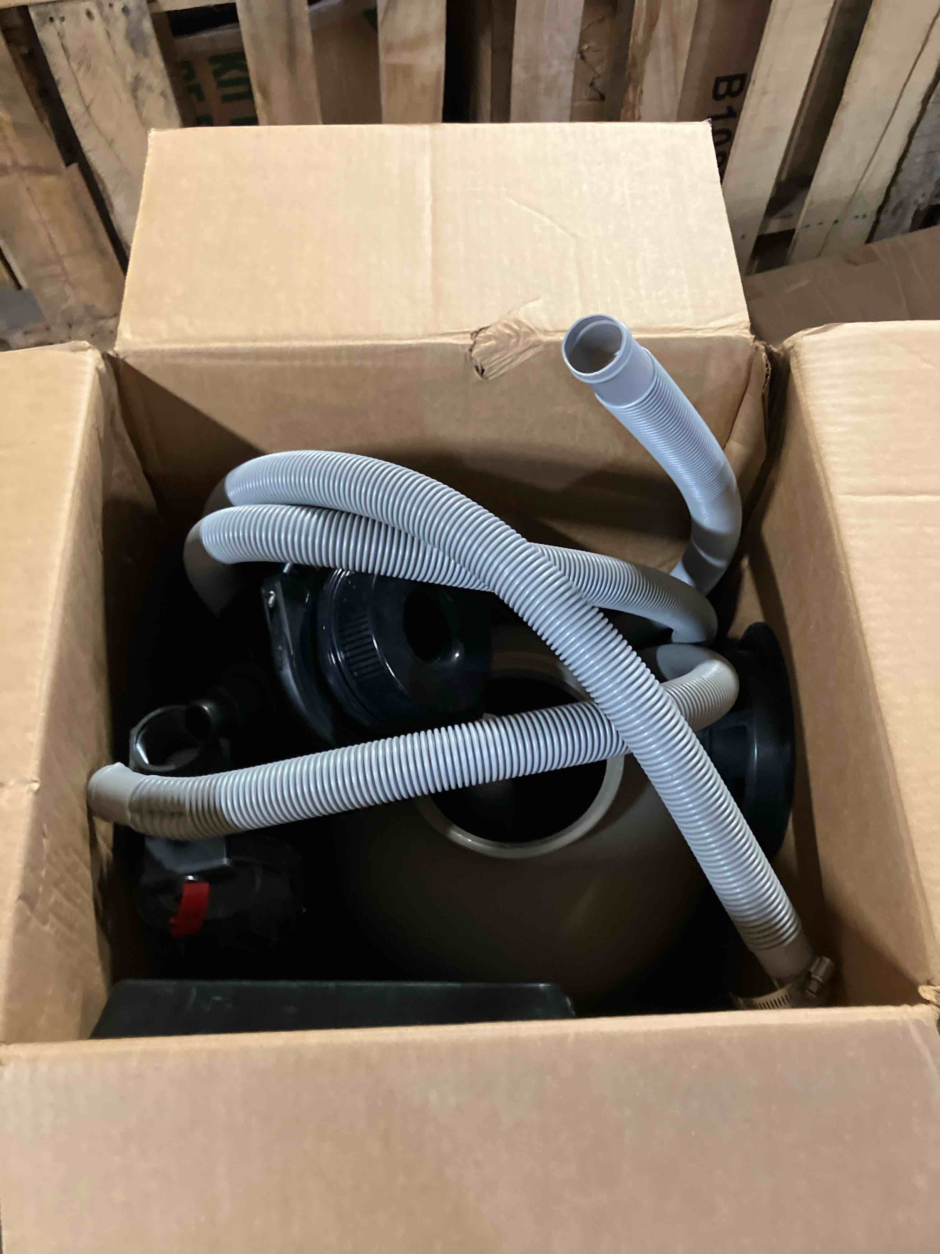 https://s3.amazonaws.com/lotting-images-prod/phillipi/TEA0086353_1727444484739.jpeg