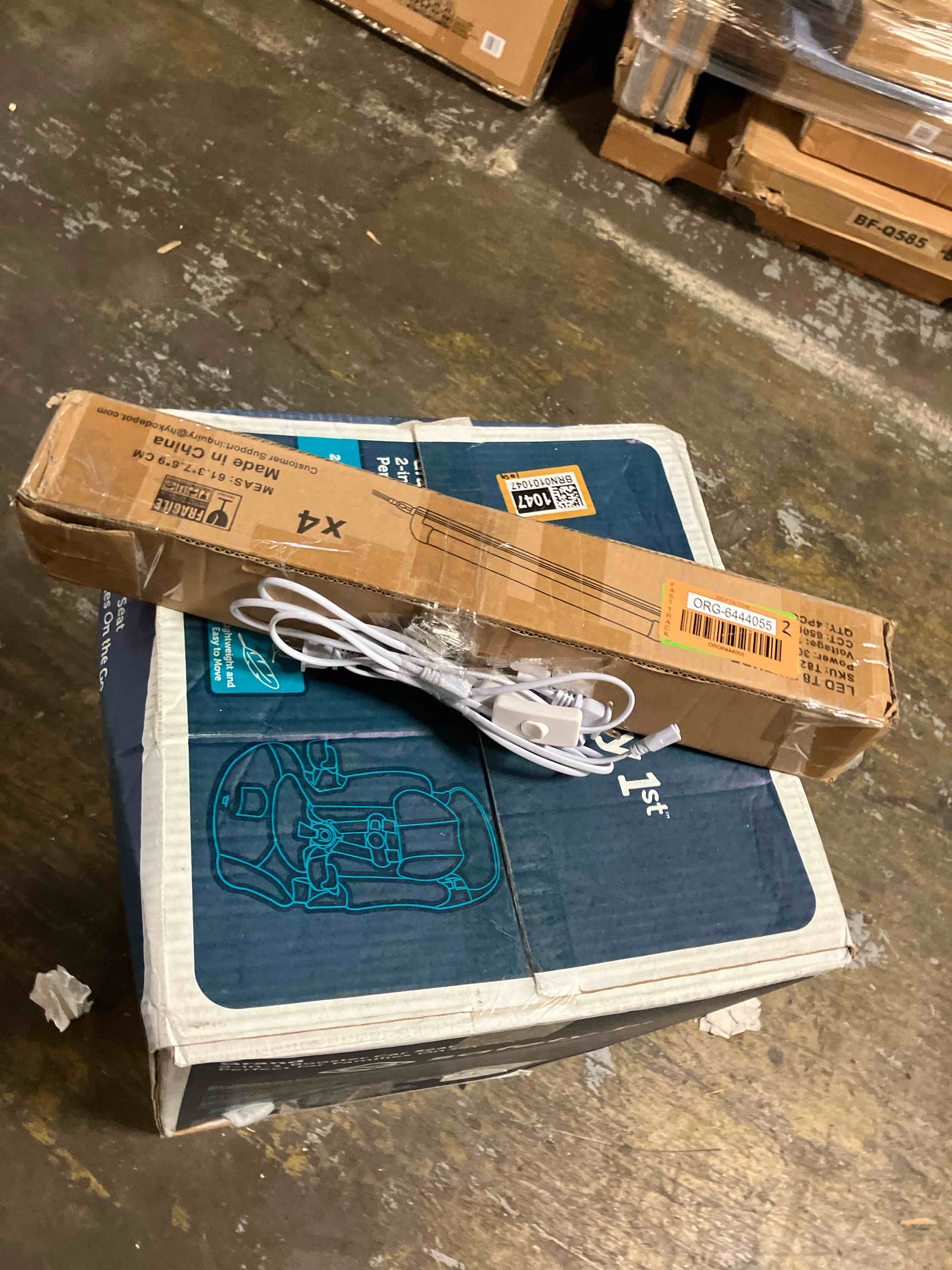 https://s3.amazonaws.com/lotting-images-prod/phillipi/TEA0086373_1727447086556.jpeg