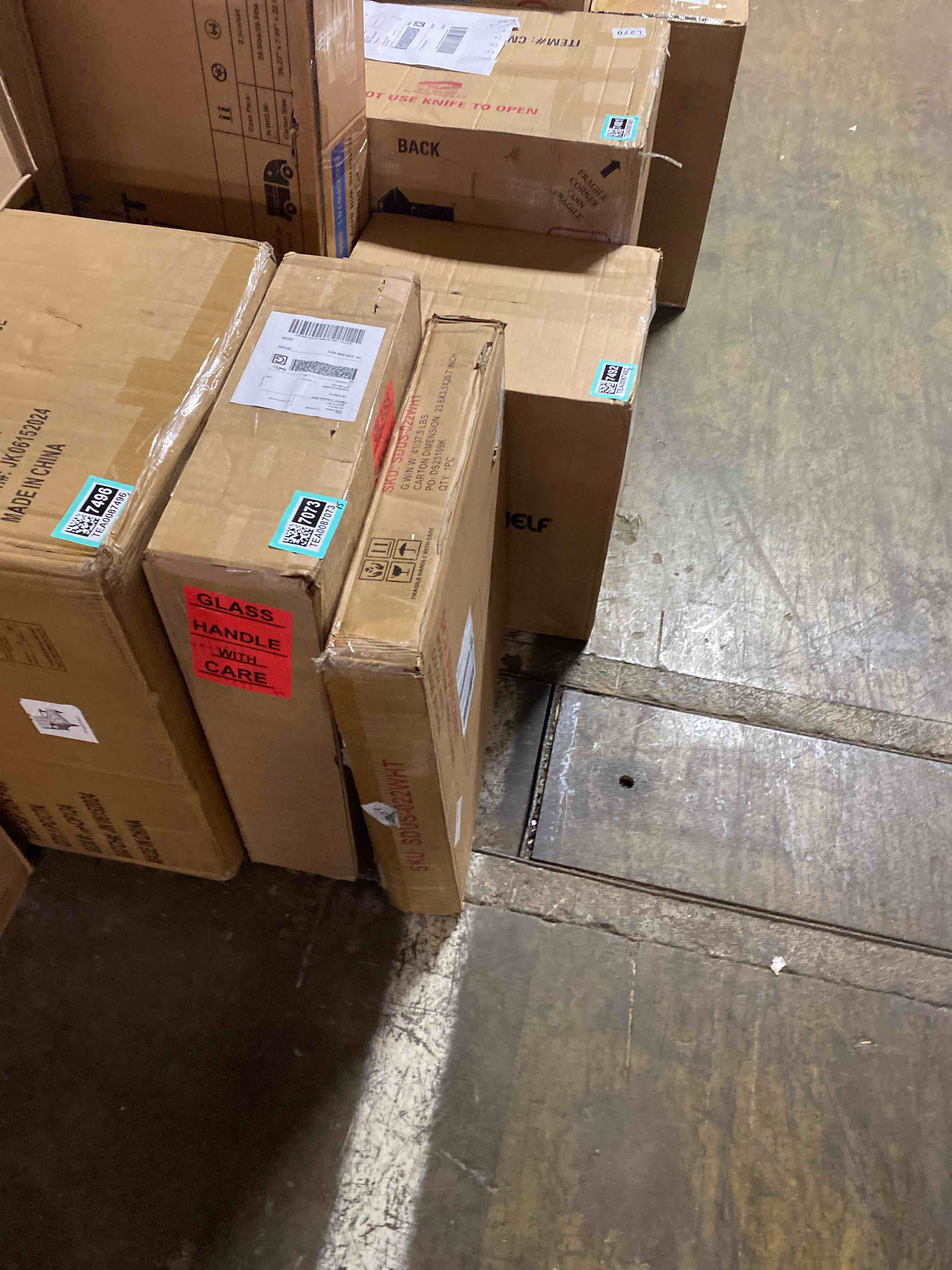 https://s3.amazonaws.com/lotting-images-prod/phillipi/TEA0087074_1726773982762.jpeg