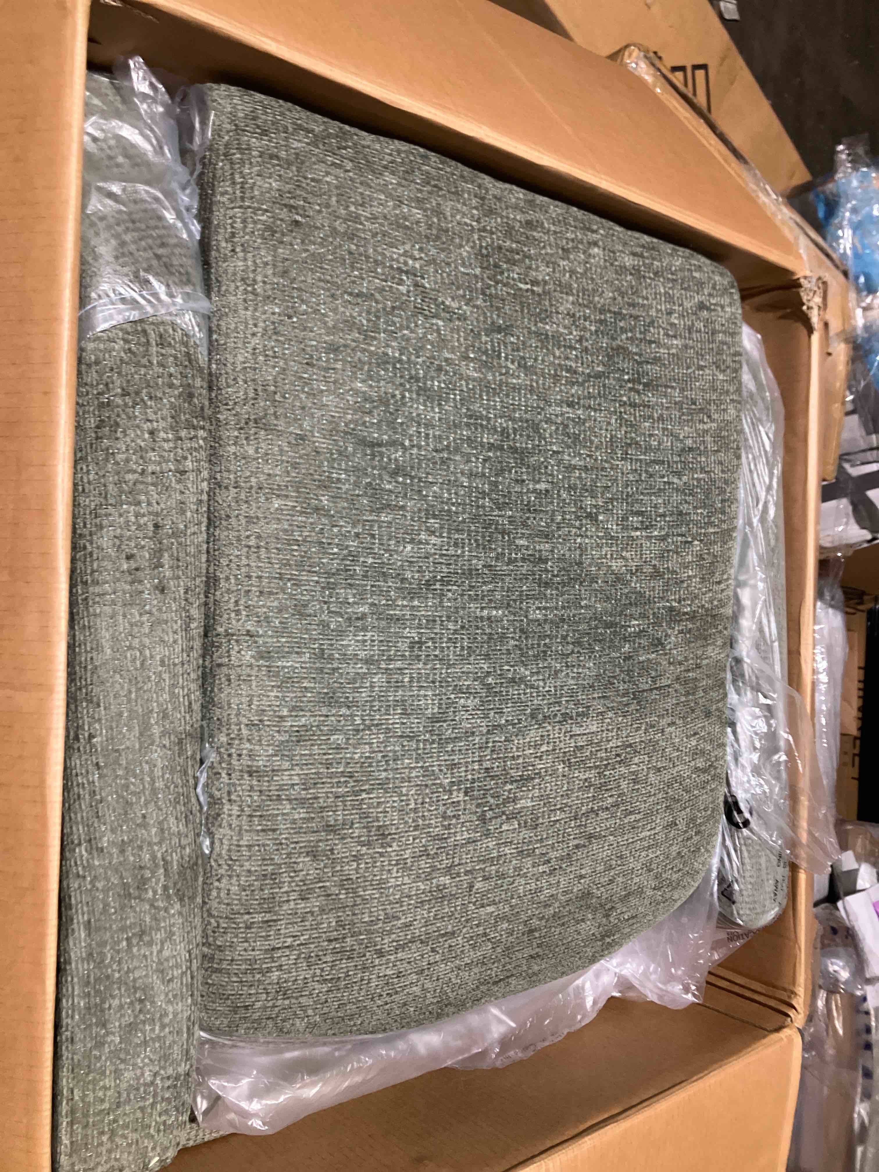 https://s3.amazonaws.com/lotting-images-prod/phillipi/TEA0087153_1726782791197.jpeg