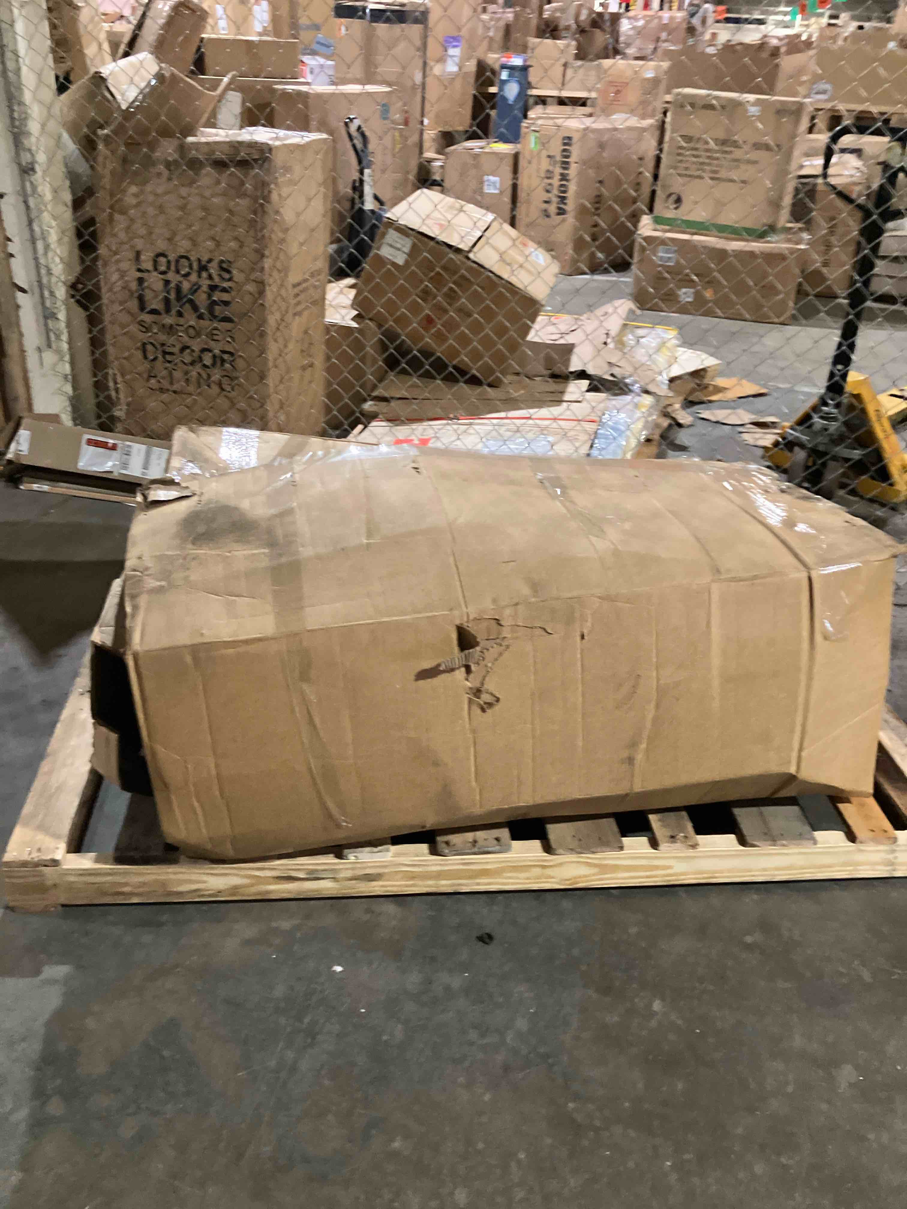 https://s3.amazonaws.com/lotting-images-prod/phillipi/TEA0087180_1726762615879.jpeg