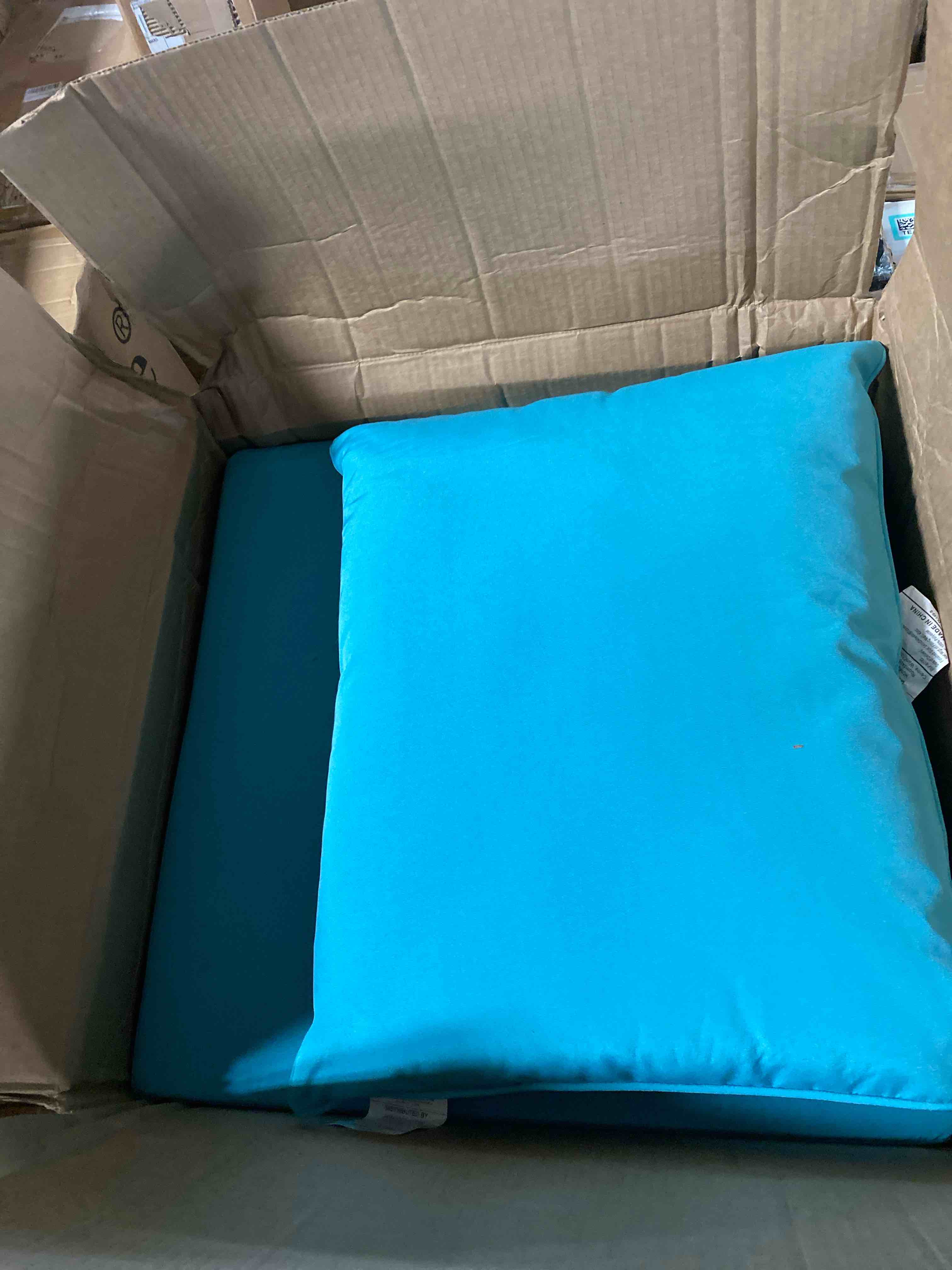 https://s3.amazonaws.com/lotting-images-prod/phillipi/TEA0087921_1727380577371.jpeg