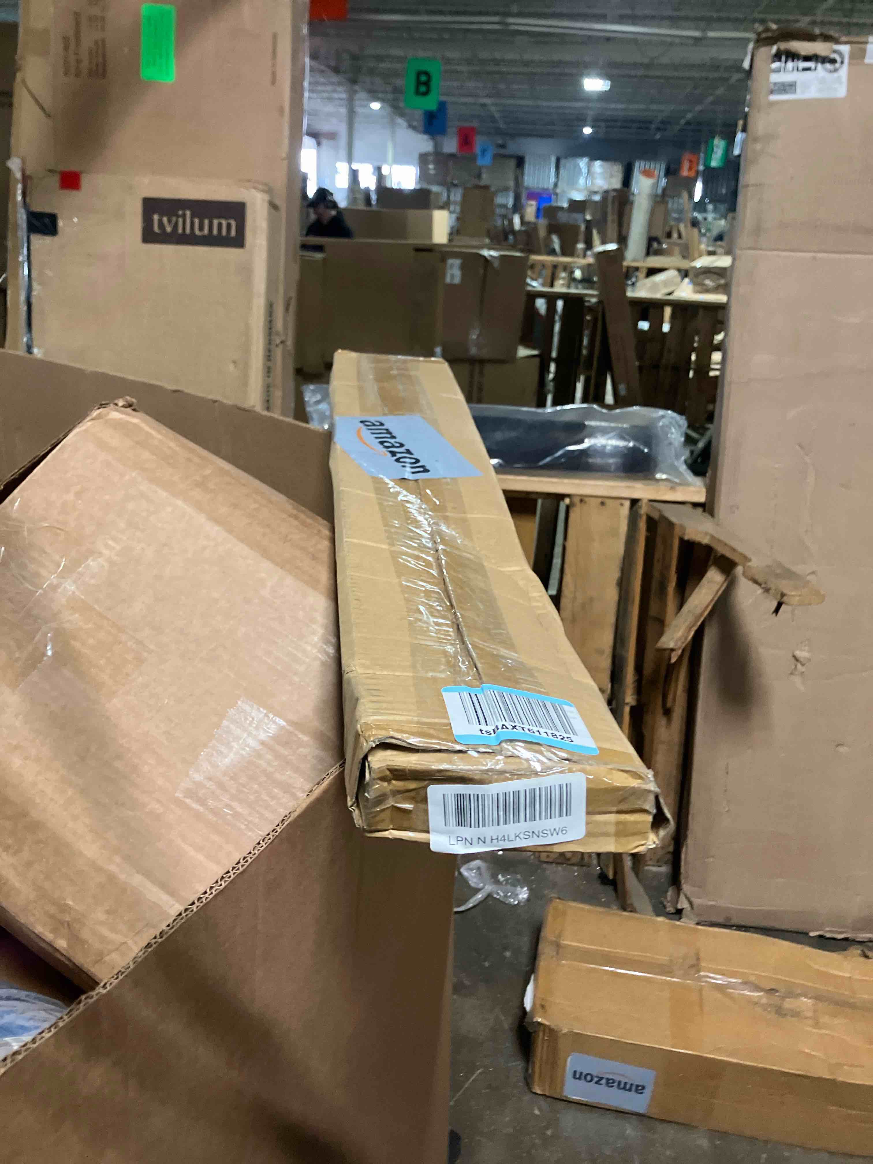 https://s3.amazonaws.com/lotting-images-prod/phillipi/TEA1204421_1740594515600.jpeg