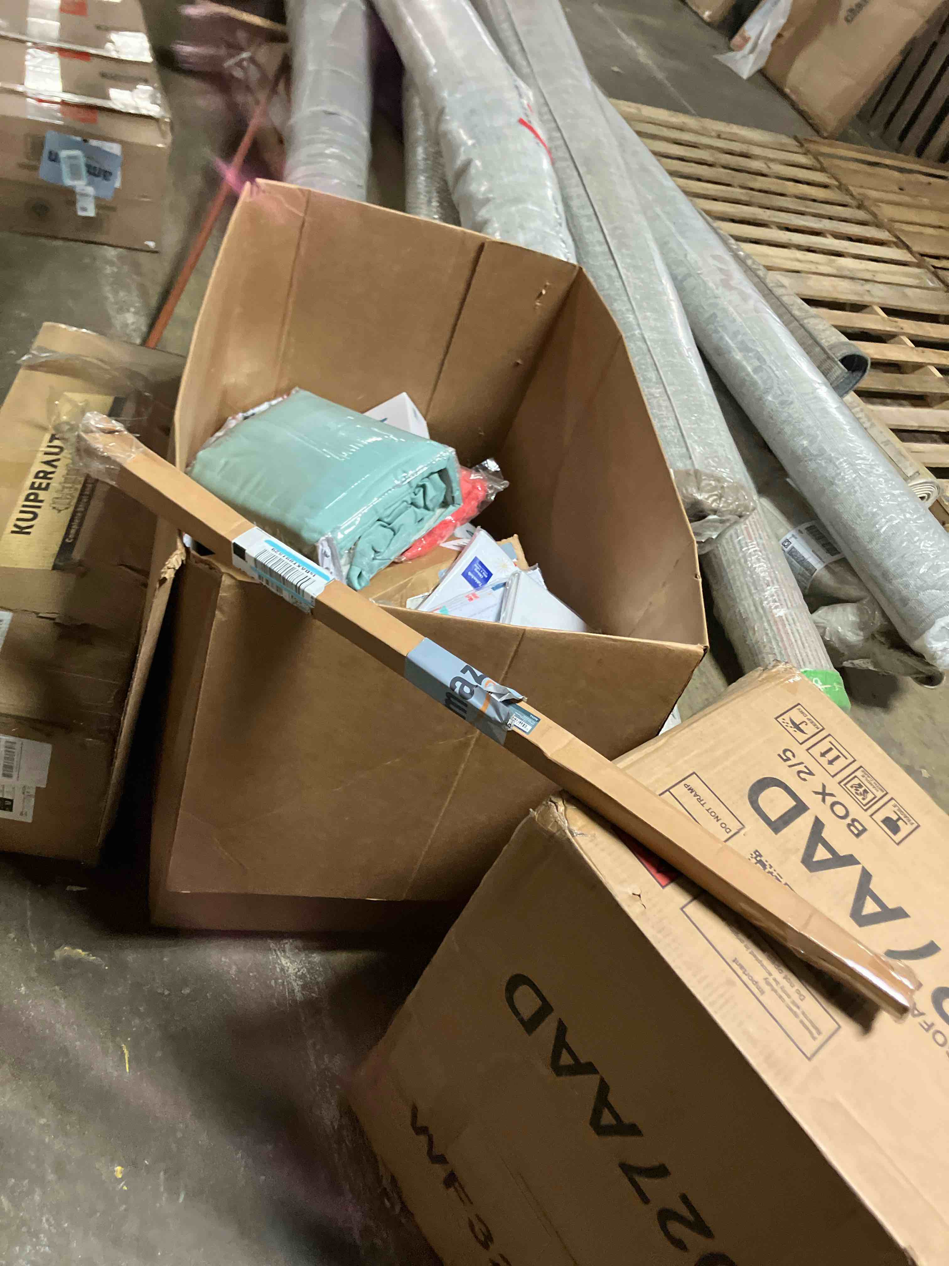 https://s3.amazonaws.com/lotting-images-prod/phillipi/TEA1204422_1740594395815.jpeg