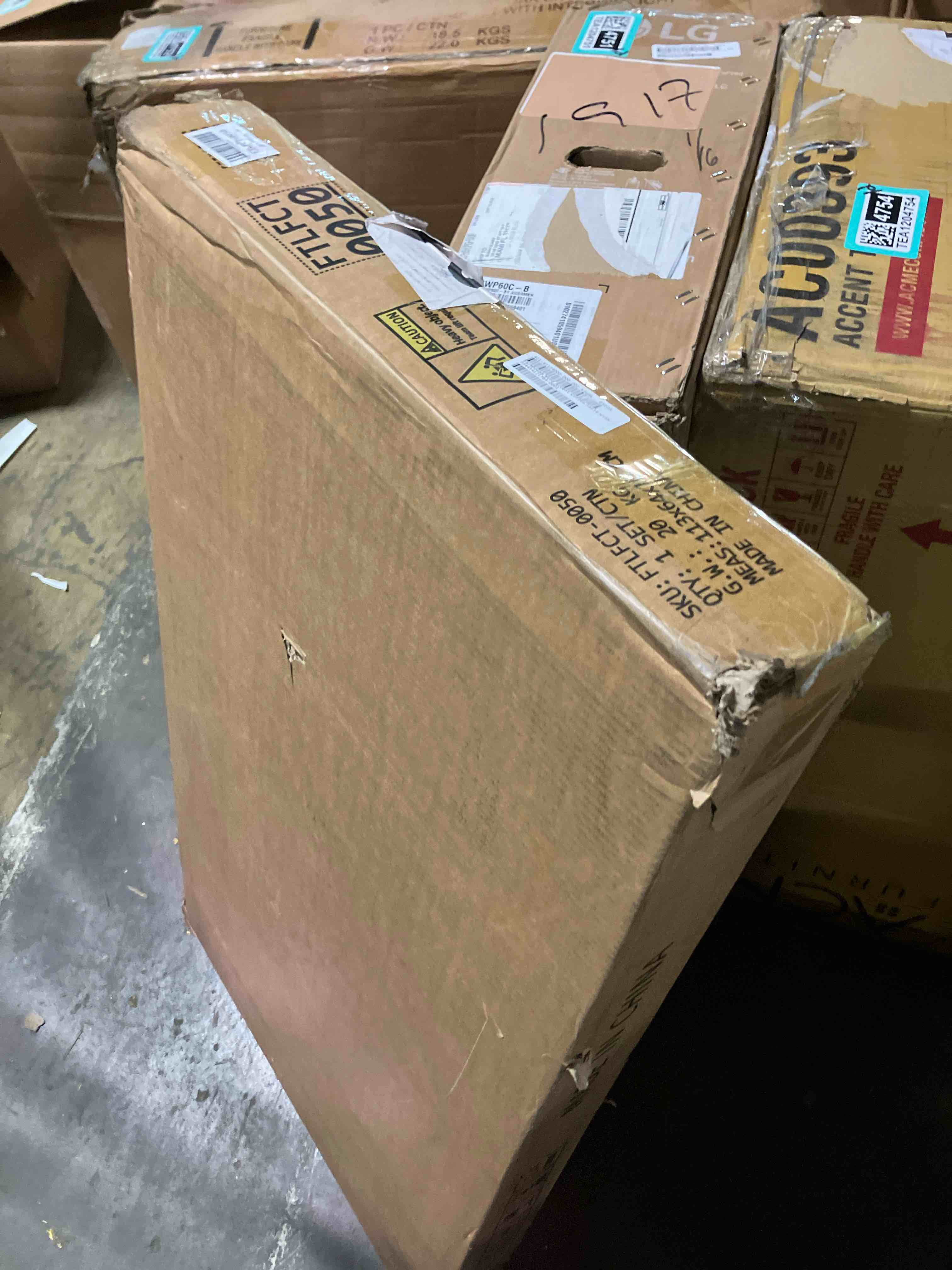 https://s3.amazonaws.com/lotting-images-prod/phillipi/TEA1204750_1740677350091.jpeg