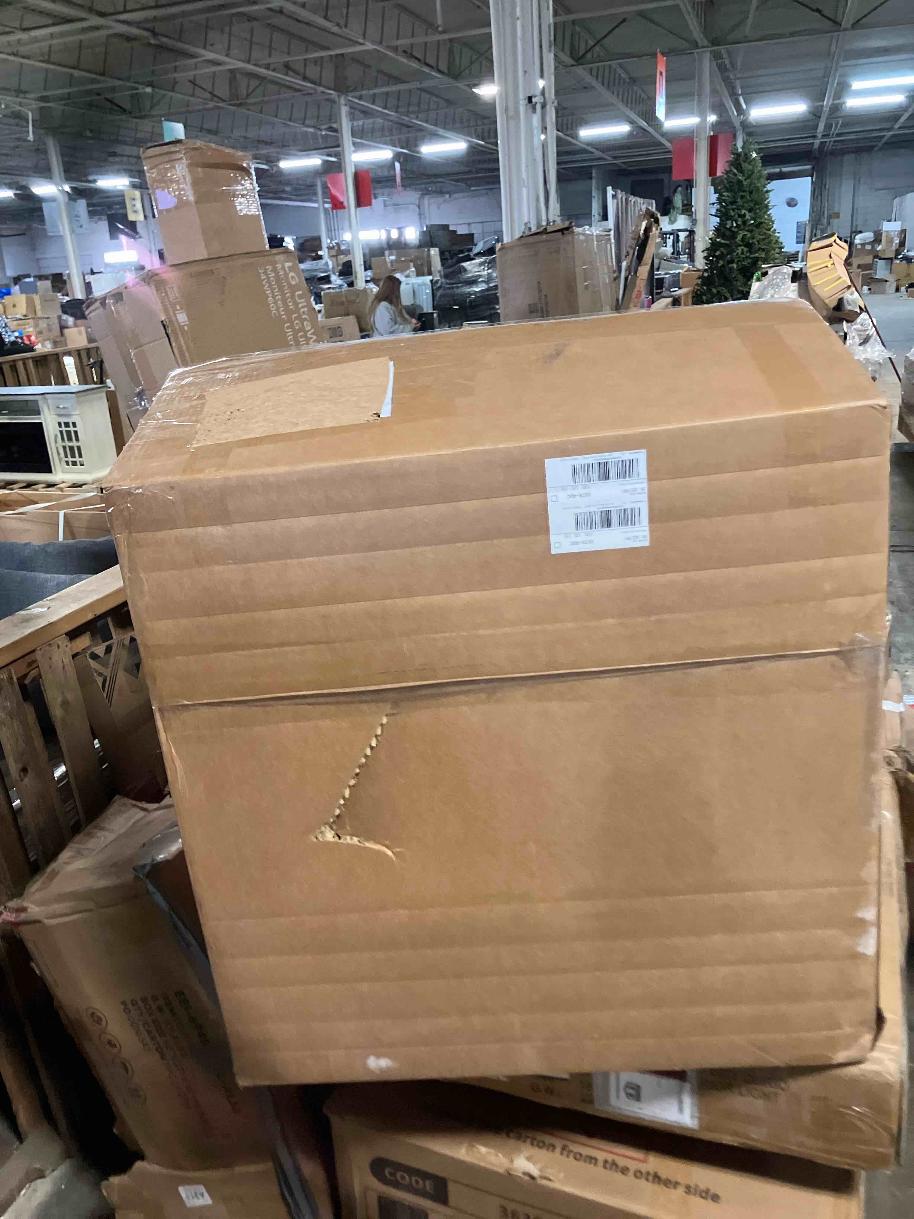 https://s3.amazonaws.com/lotting-images-prod/phillipi/TEA1204755_1740676367863.jpeg