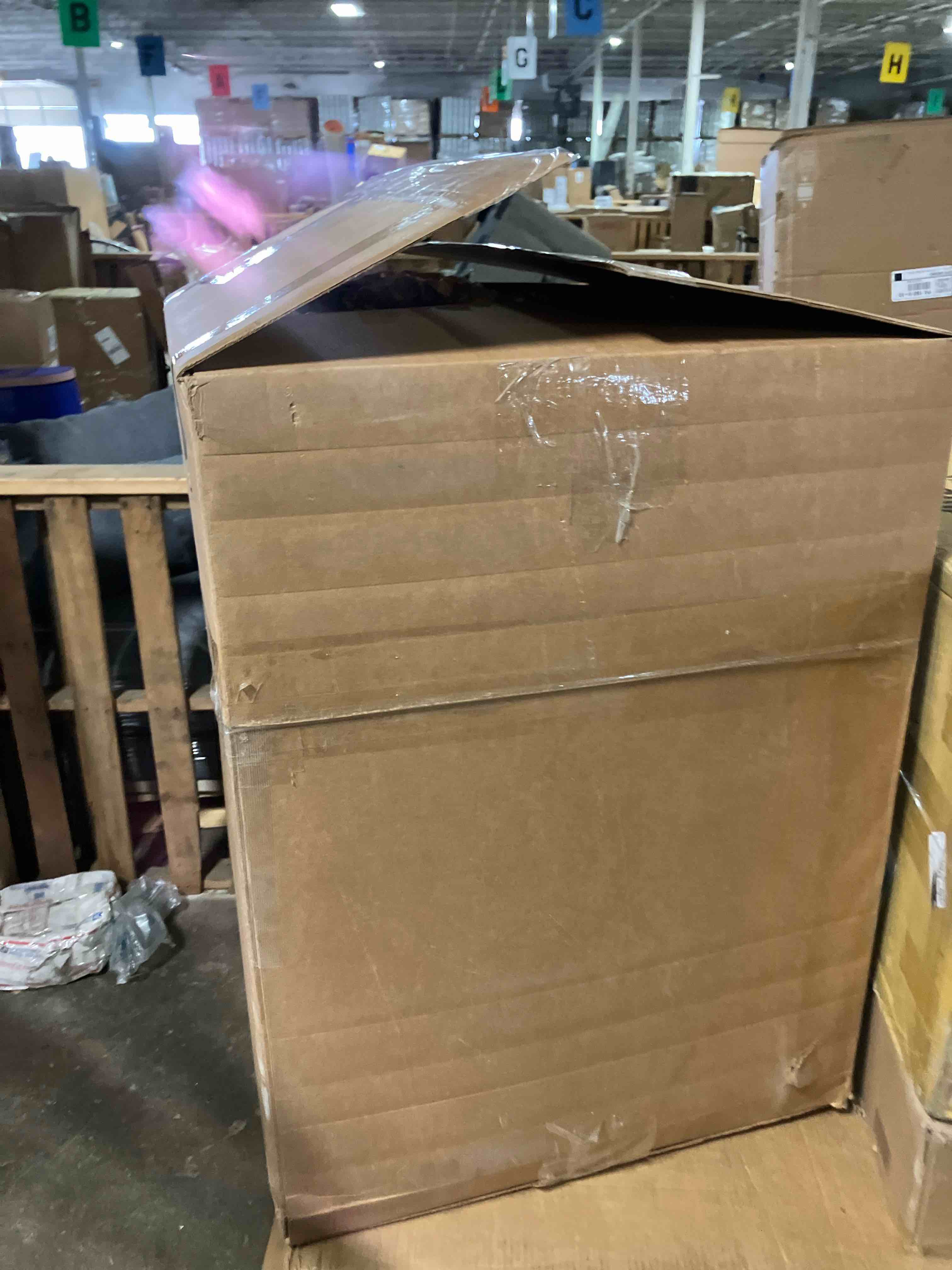 https://s3.amazonaws.com/lotting-images-prod/phillipi/TEA1204755_1740676376127.jpeg