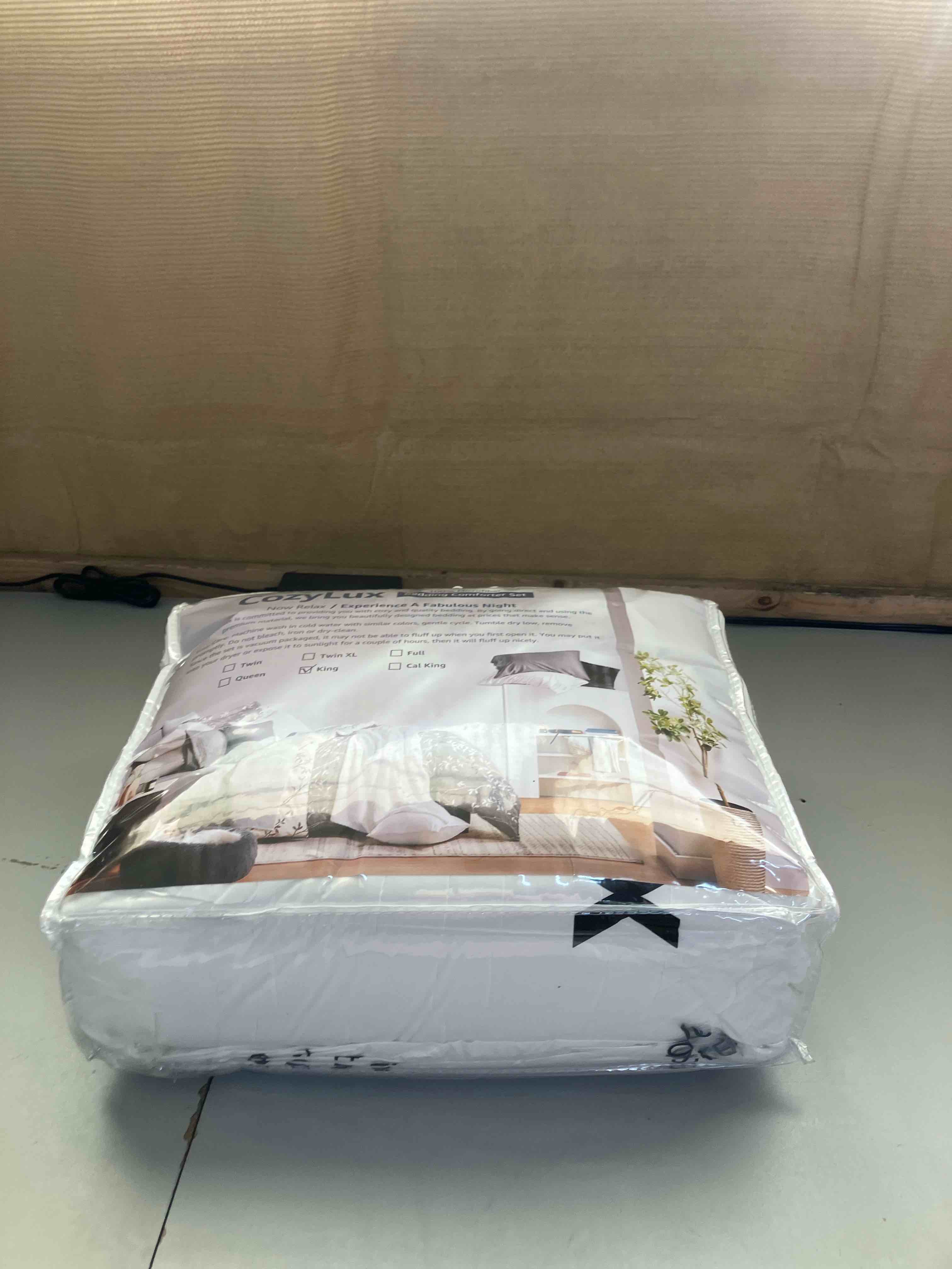 https://s3.amazonaws.com/lotting-images-prod/phillipi/TEA1206258_1741871749277.jpeg