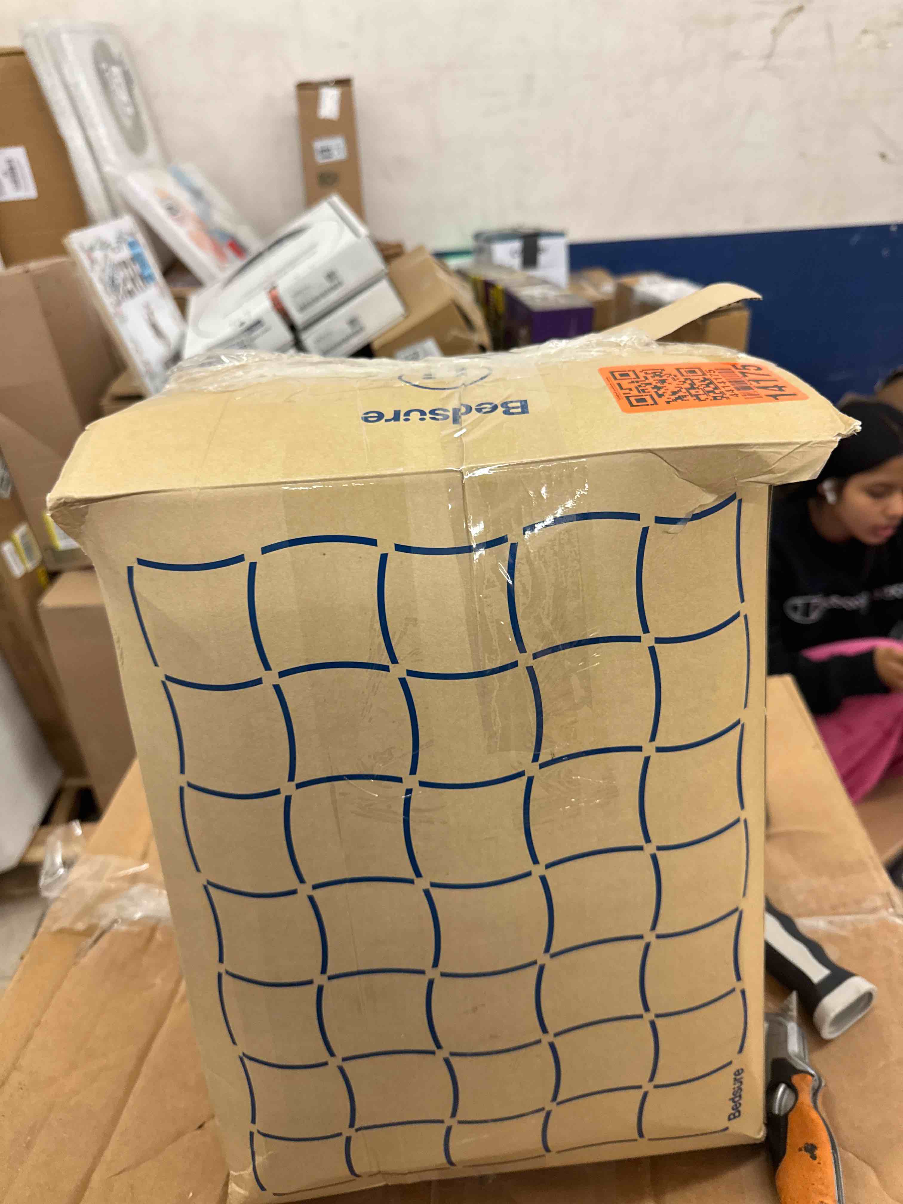 https://s3.amazonaws.com/lotting-images-prod/phillipi/TEA1207125_1748017333955.jpeg