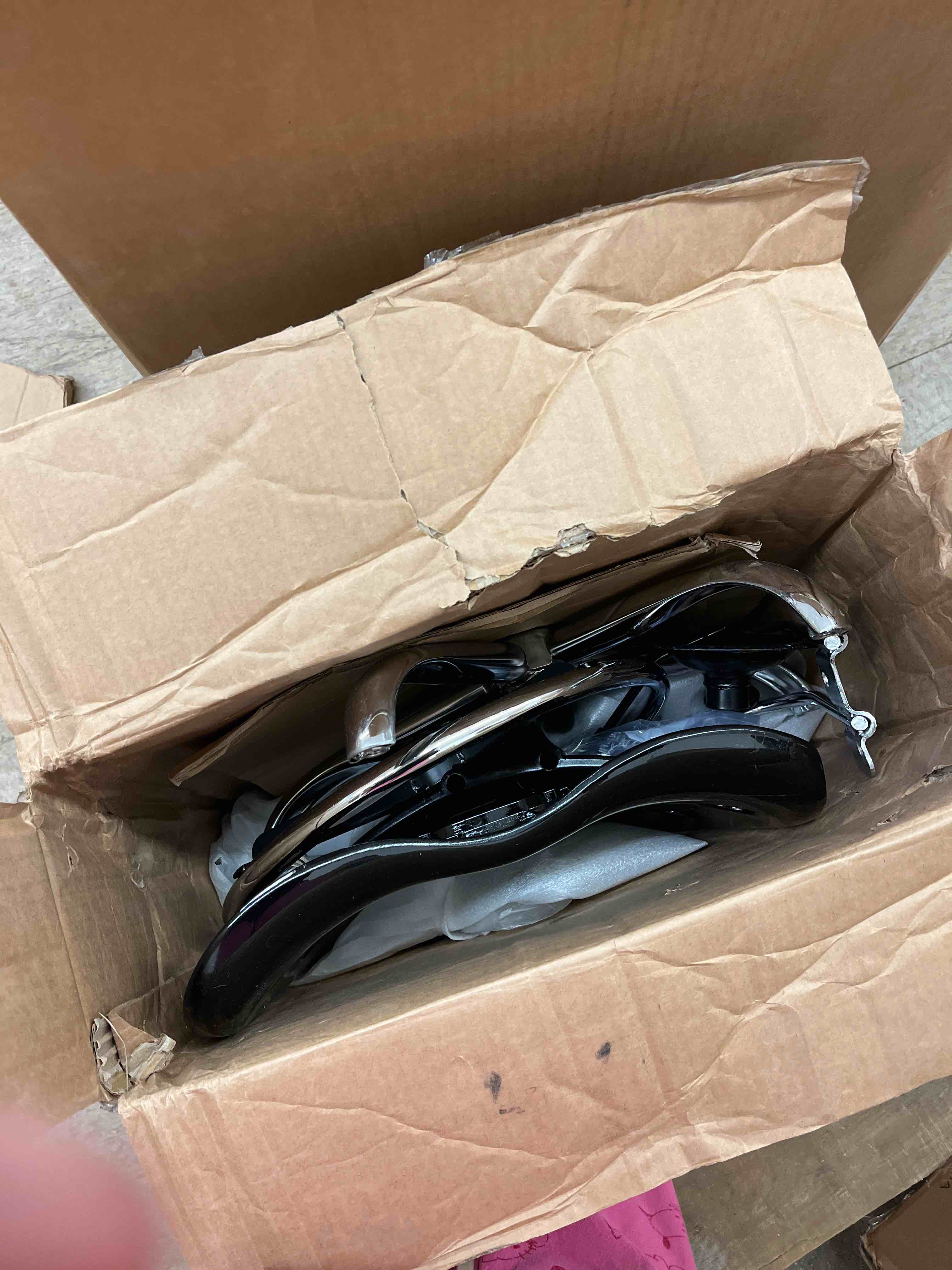 https://s3.amazonaws.com/lotting-images-prod/phillipi/TEA1207151_1748022449893.jpeg