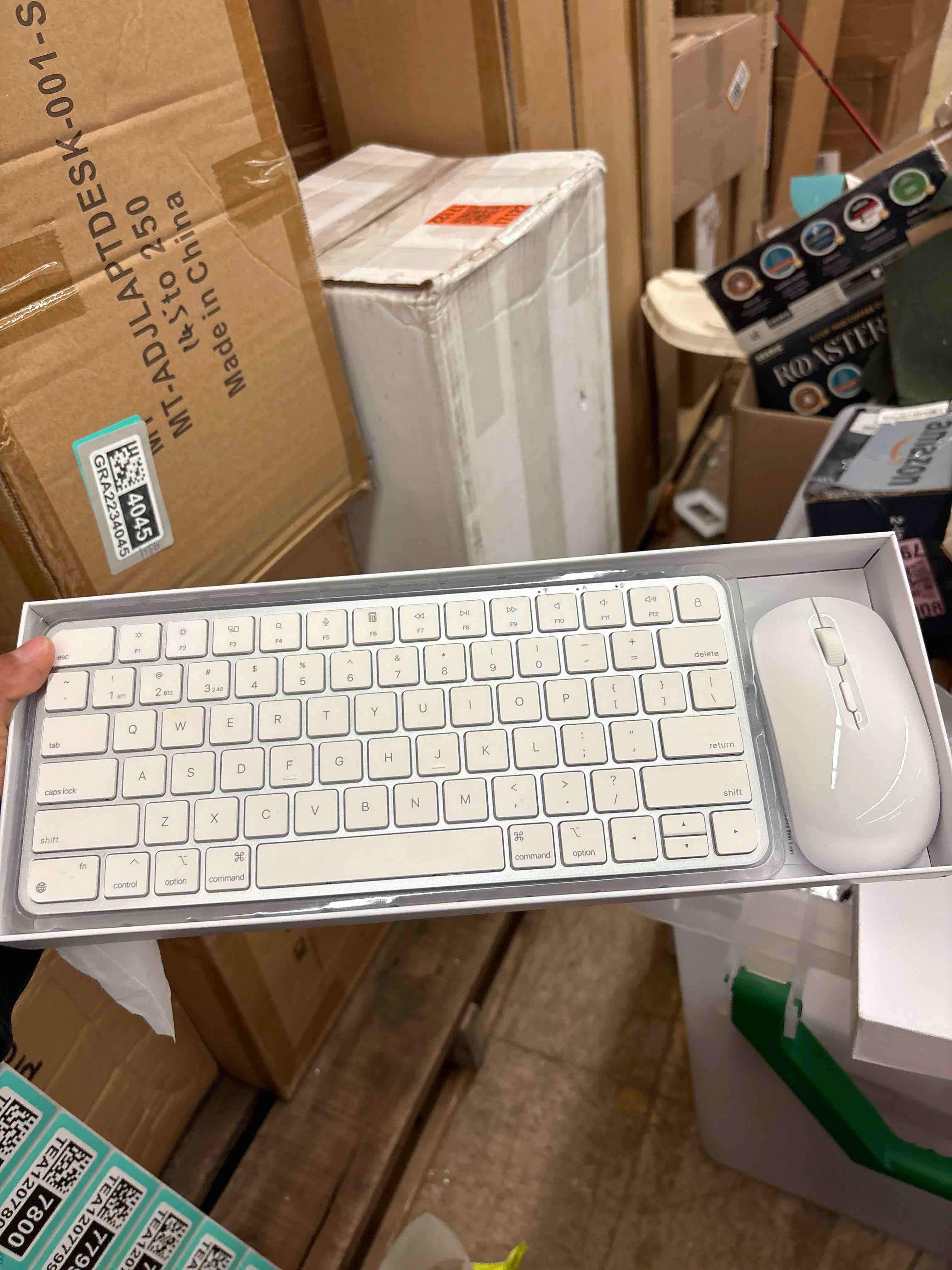https://s3.amazonaws.com/lotting-images-prod/phillipi/TEA1207786_1749133464104.jpeg