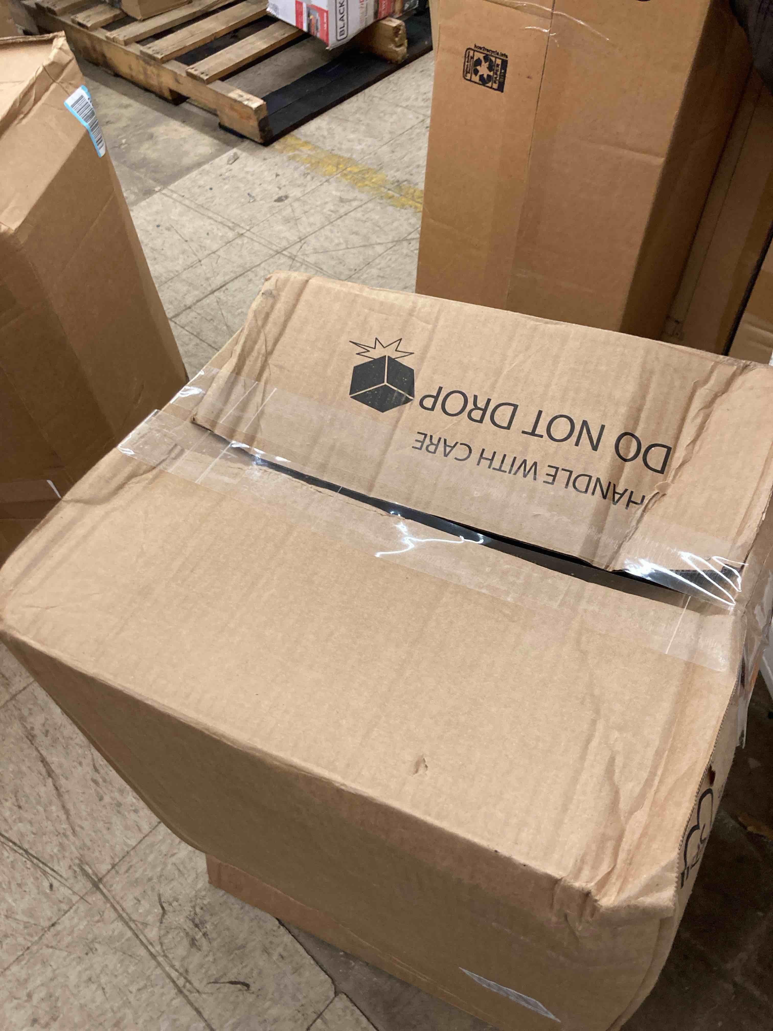 https://s3.amazonaws.com/lotting-images-prod/phillipi/TEA1208071_1749494014176.jpeg