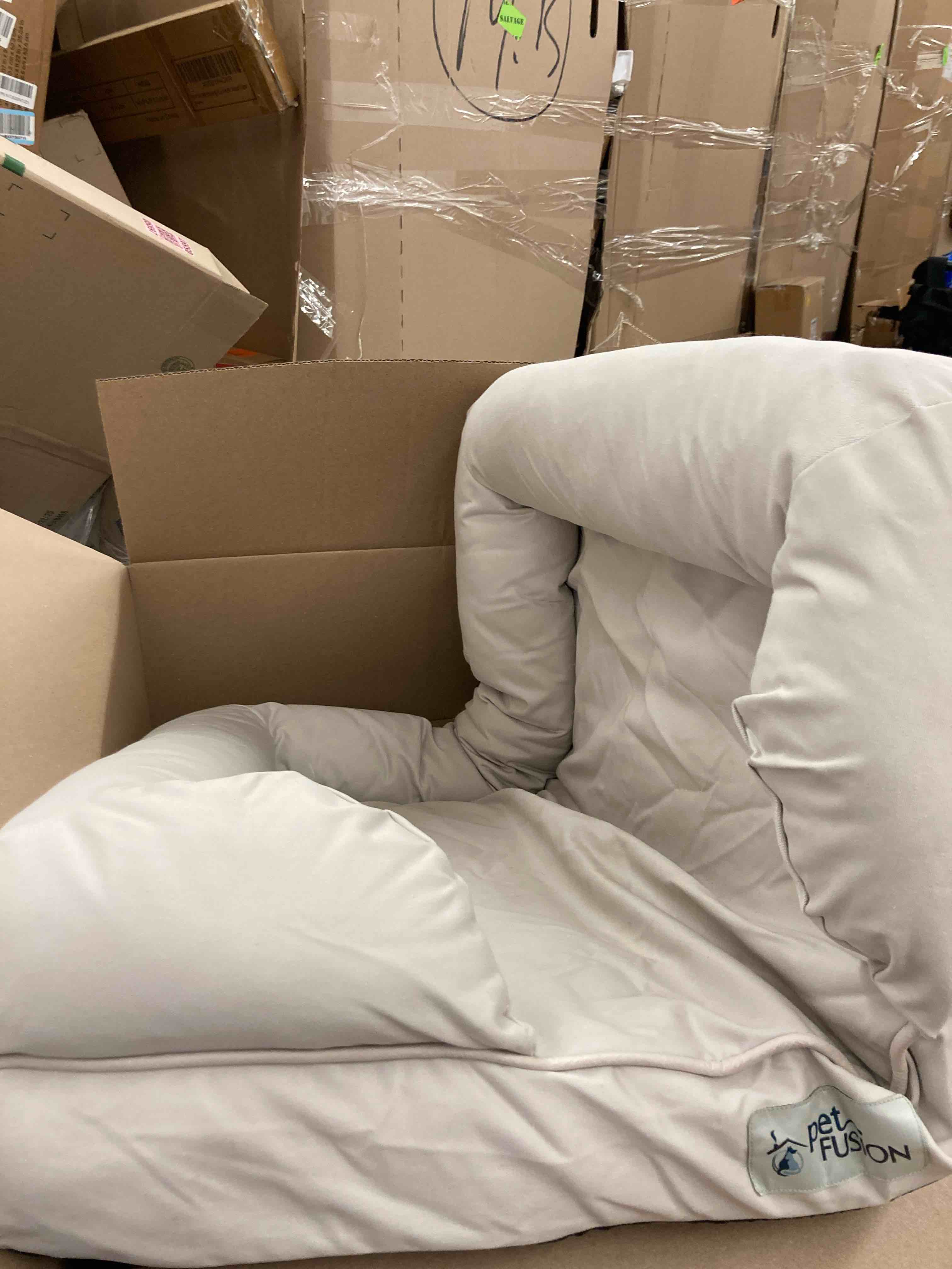 https://s3.amazonaws.com/lotting-images-prod/phillipi/TEA1208078_1749496429153.jpeg