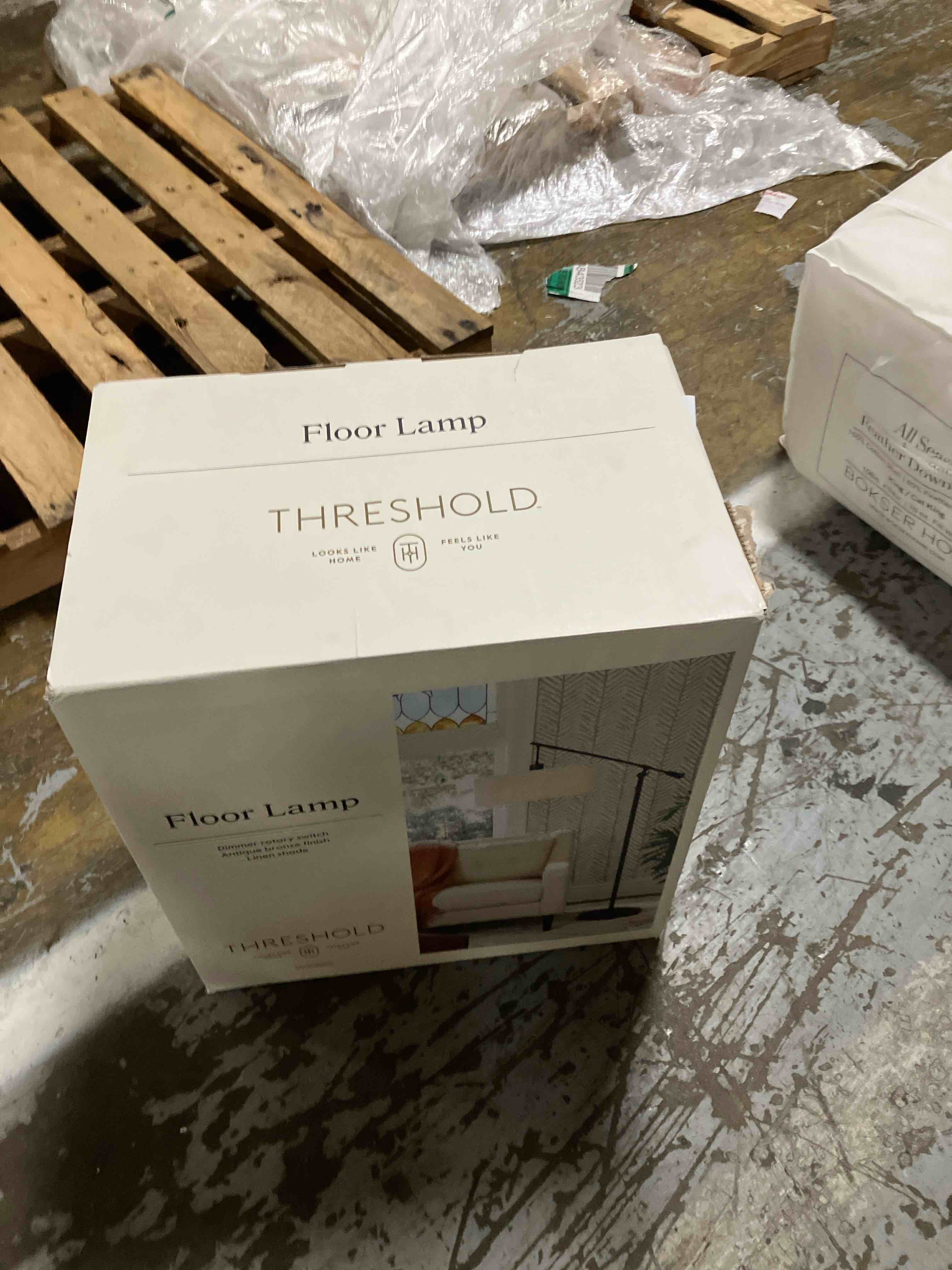 https://s3.amazonaws.com/lotting-images-prod/phillipi/TEA1208603_1753471712147.jpeg
