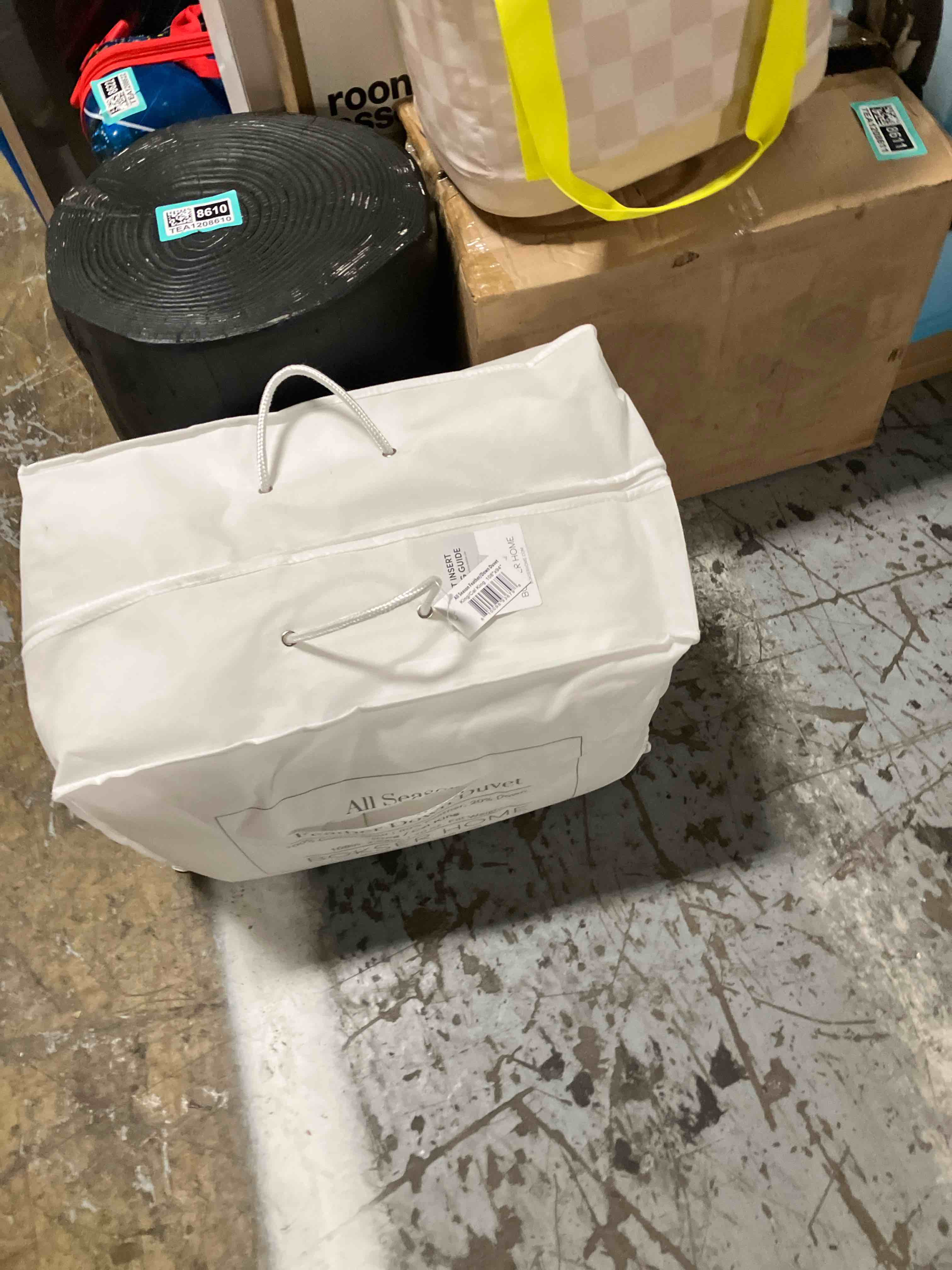 https://s3.amazonaws.com/lotting-images-prod/phillipi/TEA1208606_1753471452883.jpeg