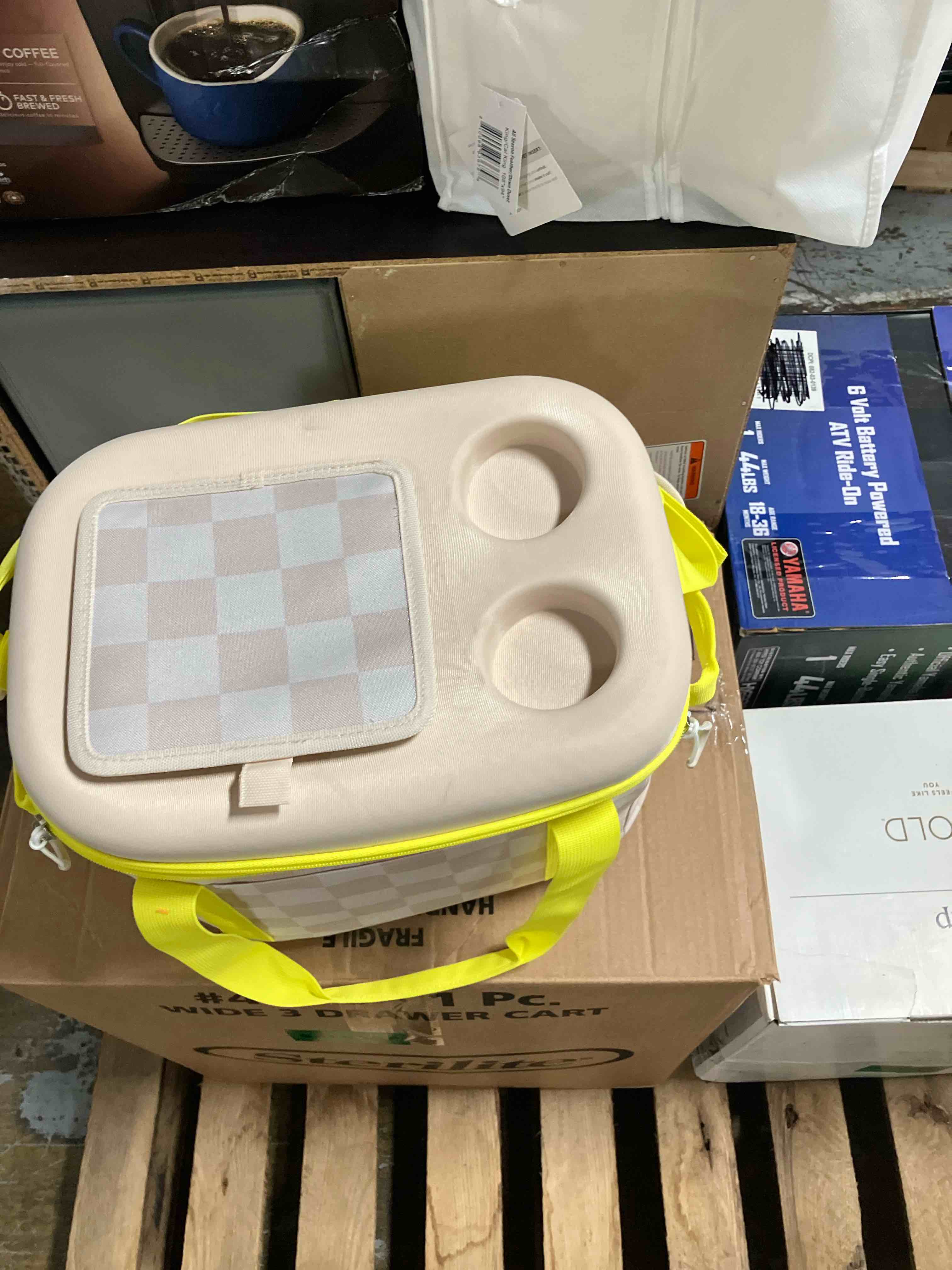 https://s3.amazonaws.com/lotting-images-prod/phillipi/TEA1208607_1753471357670.jpeg