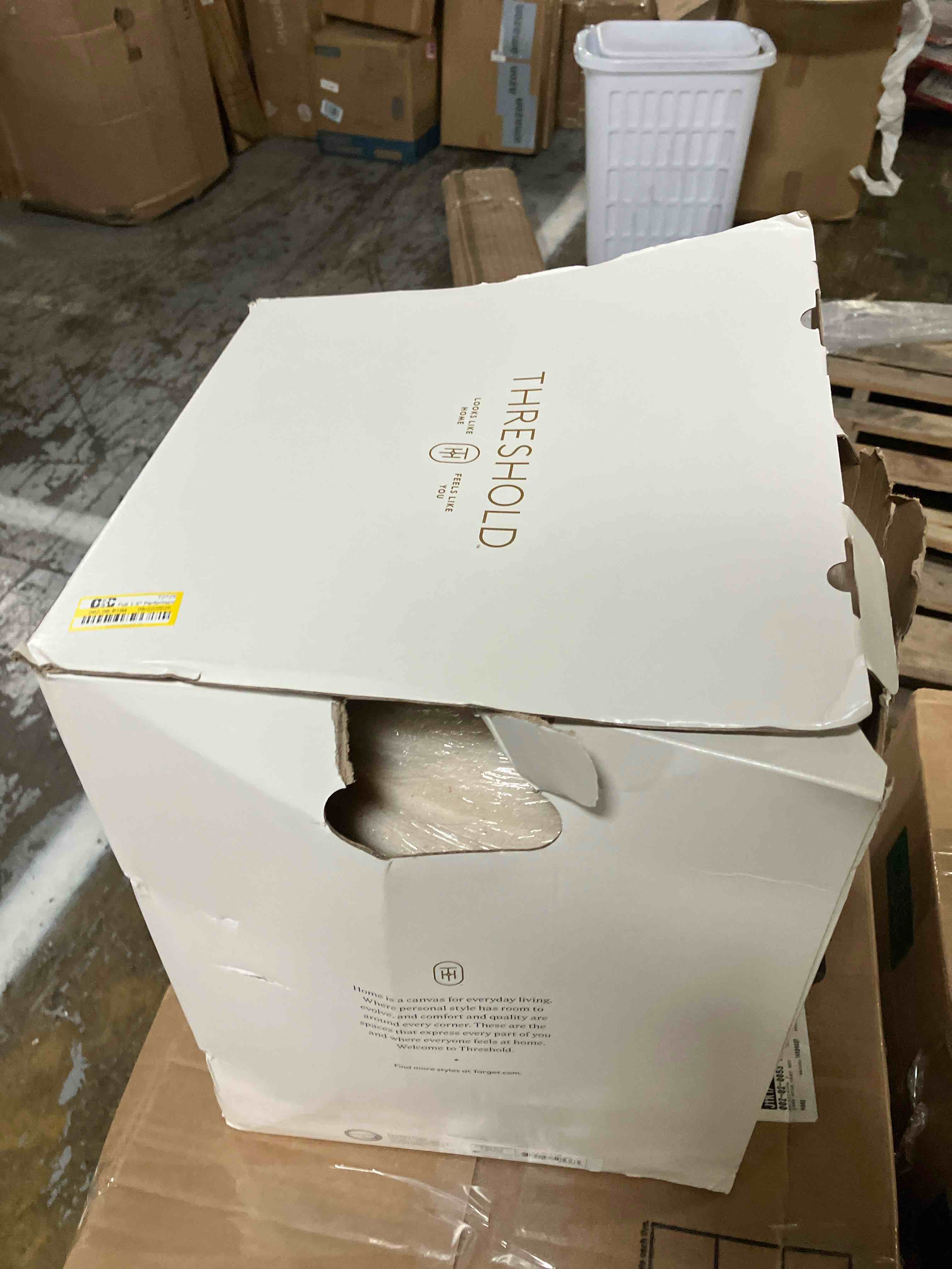 https://s3.amazonaws.com/lotting-images-prod/phillipi/TEA1208661_1753473949214.jpeg