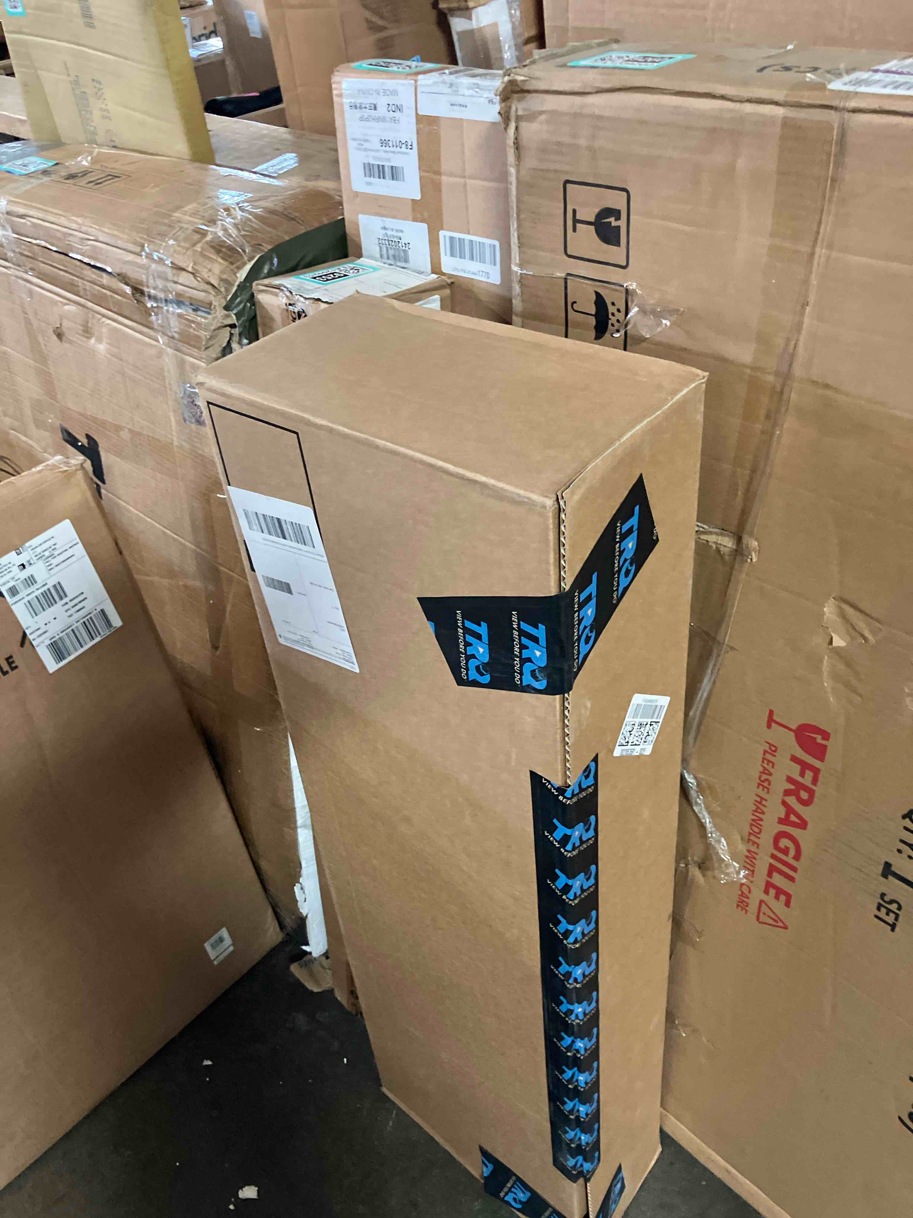 https://s3.amazonaws.com/lotting-images-prod/phillipi/TEA1209261_1753817799485.jpeg