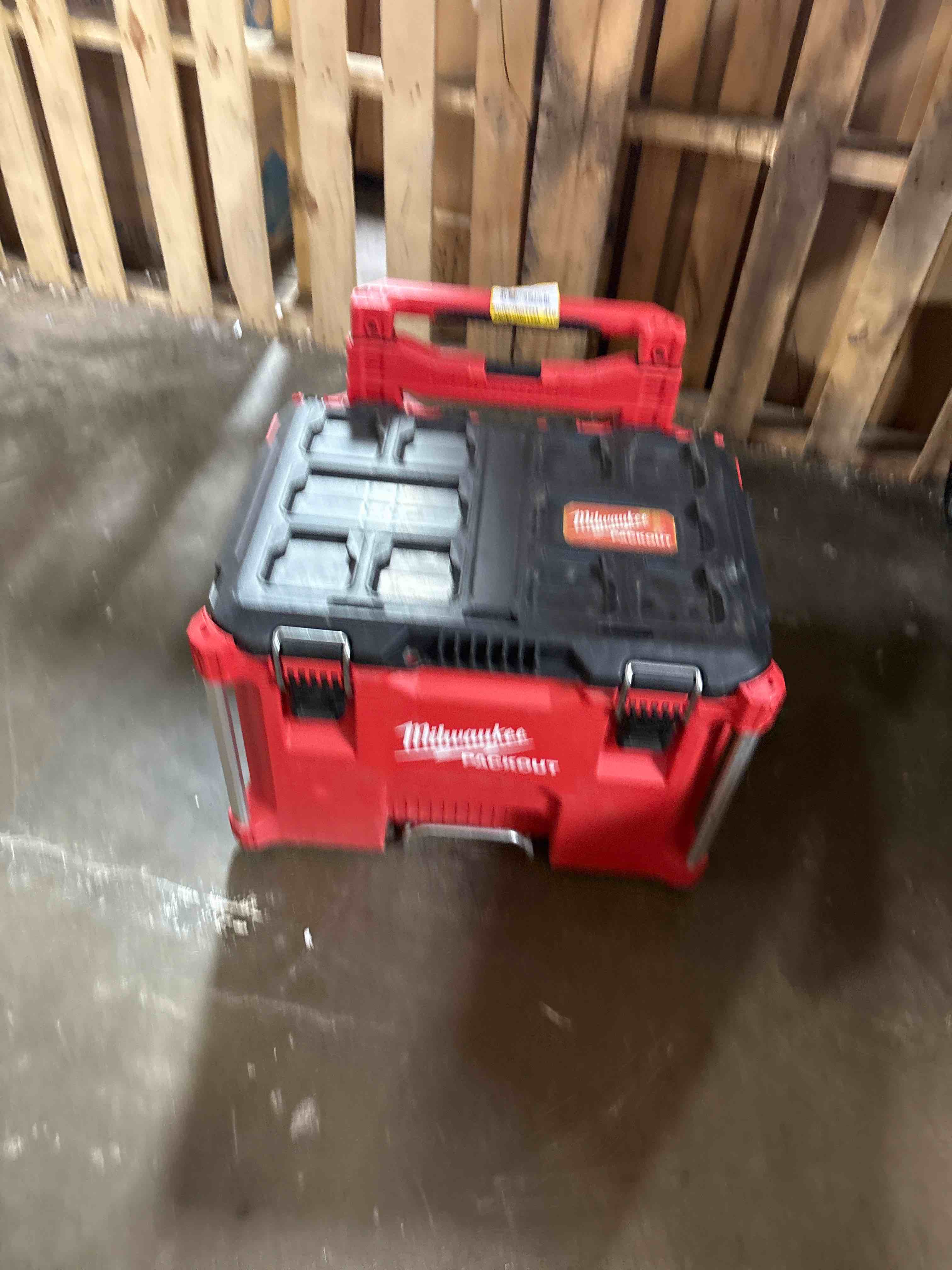 https://s3.amazonaws.com/lotting-images-prod/phillipi/TEA1209385_1753888451896.jpeg