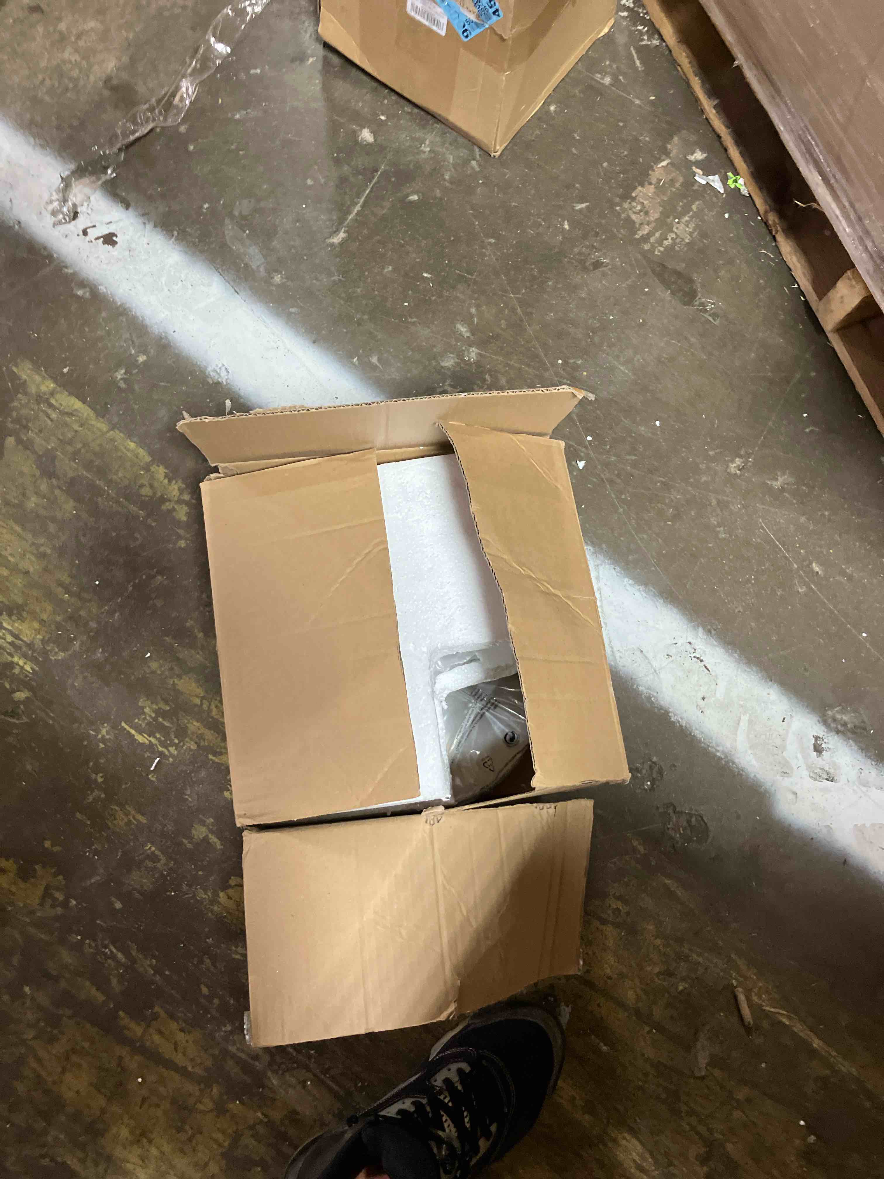 https://s3.amazonaws.com/lotting-images-prod/phillipi/TEA1209433_1753976190629.jpeg
